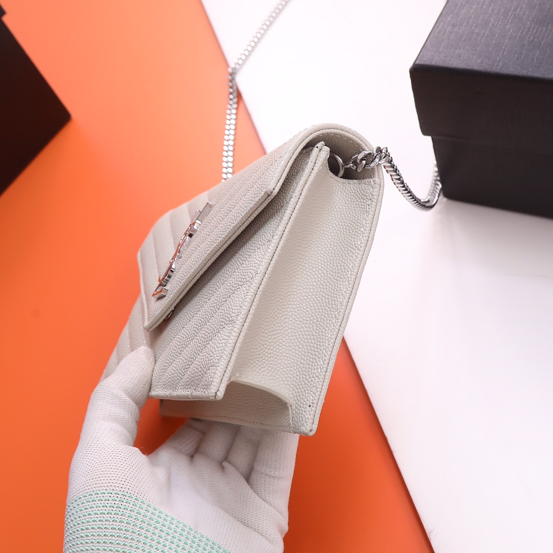 Handbags SAINT LAURENT 393953 size 19x11.5x4 cm - vstockx