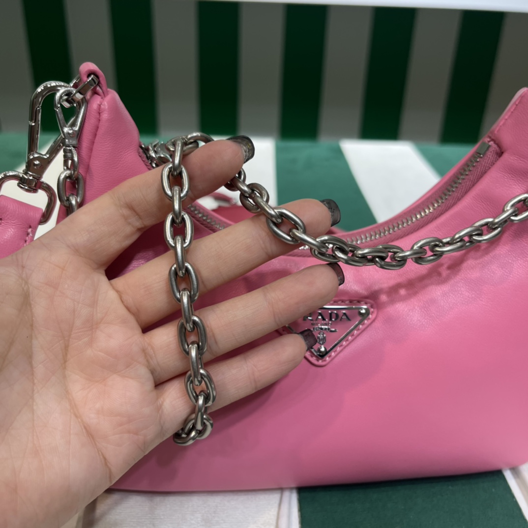 Handbags Prada 1BH240 size:22*12*6 cm - vstockx