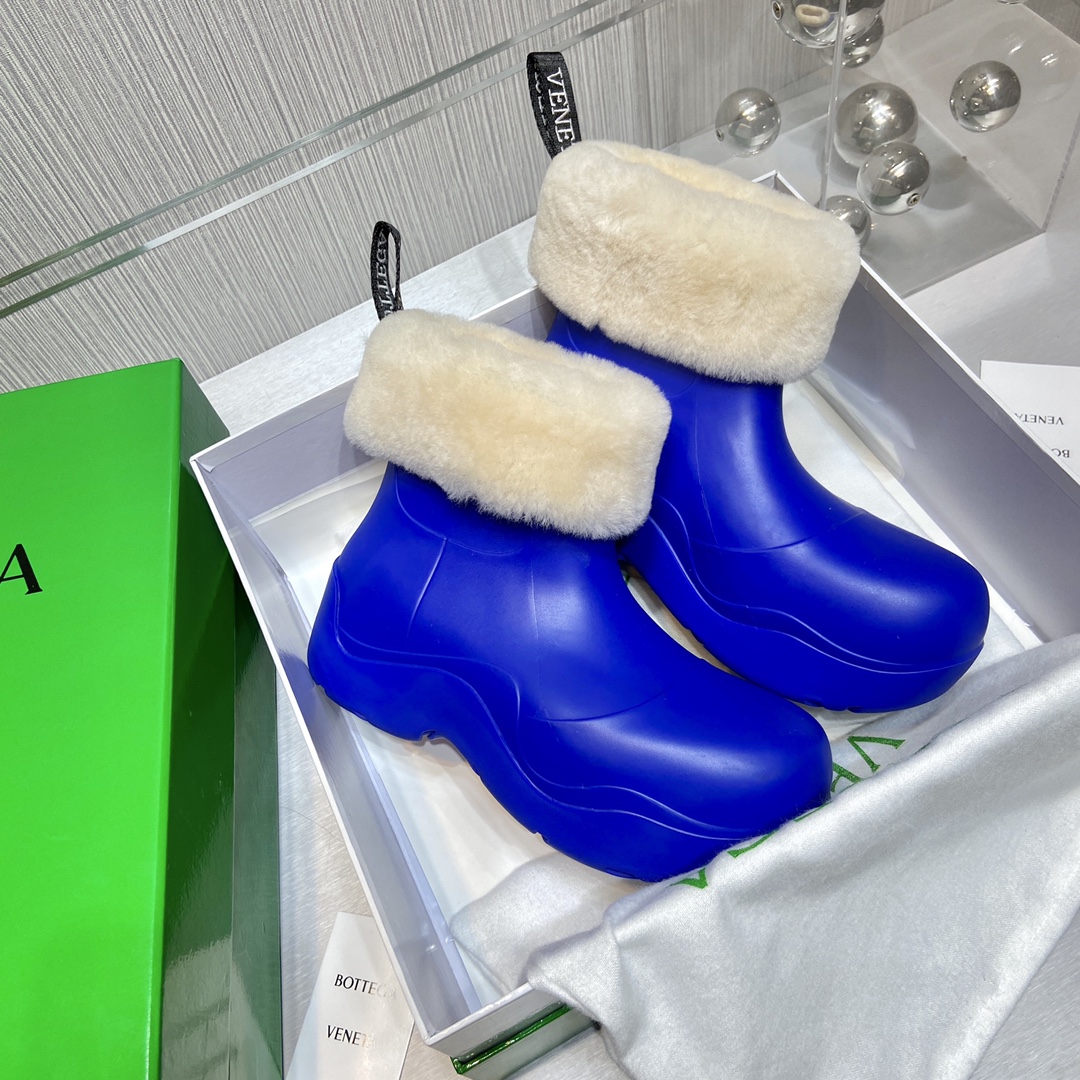 Bottega Veneta Boots 13 - vstockx