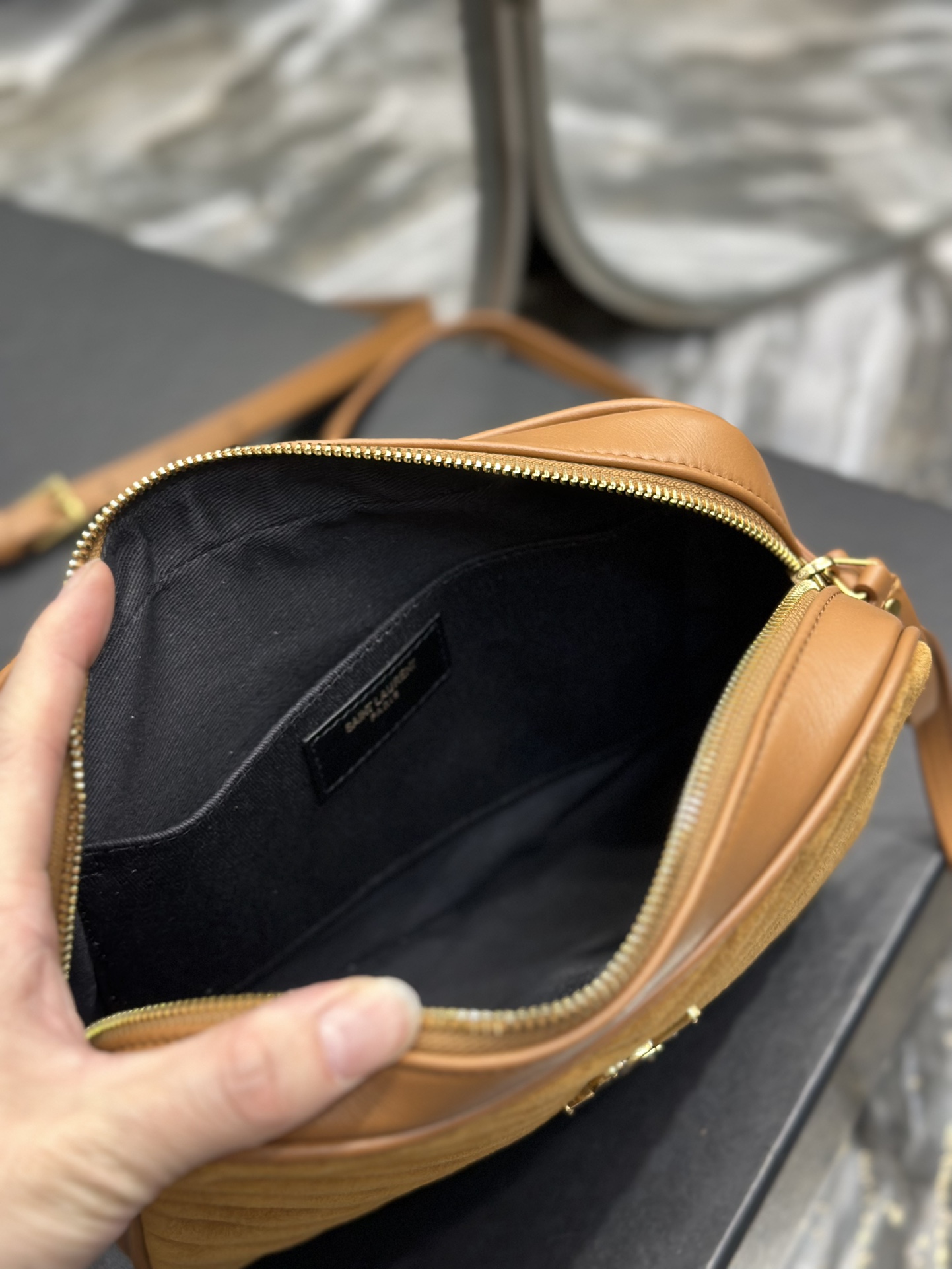 Handbags SAINT LAURENT 520534 size 23x16x6 cm - vstockx