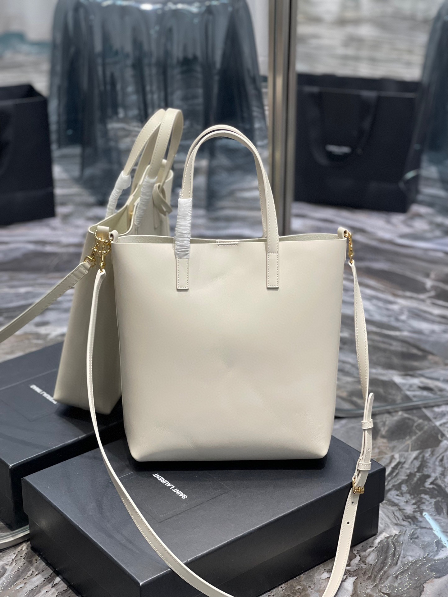 Handbags SAINT LAURENT 600307 size 25x28x8 cm - vstockx
