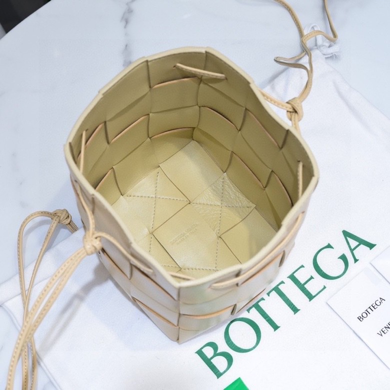 Handbags Bottega Veneta 6612 size:19 cm - vstockx