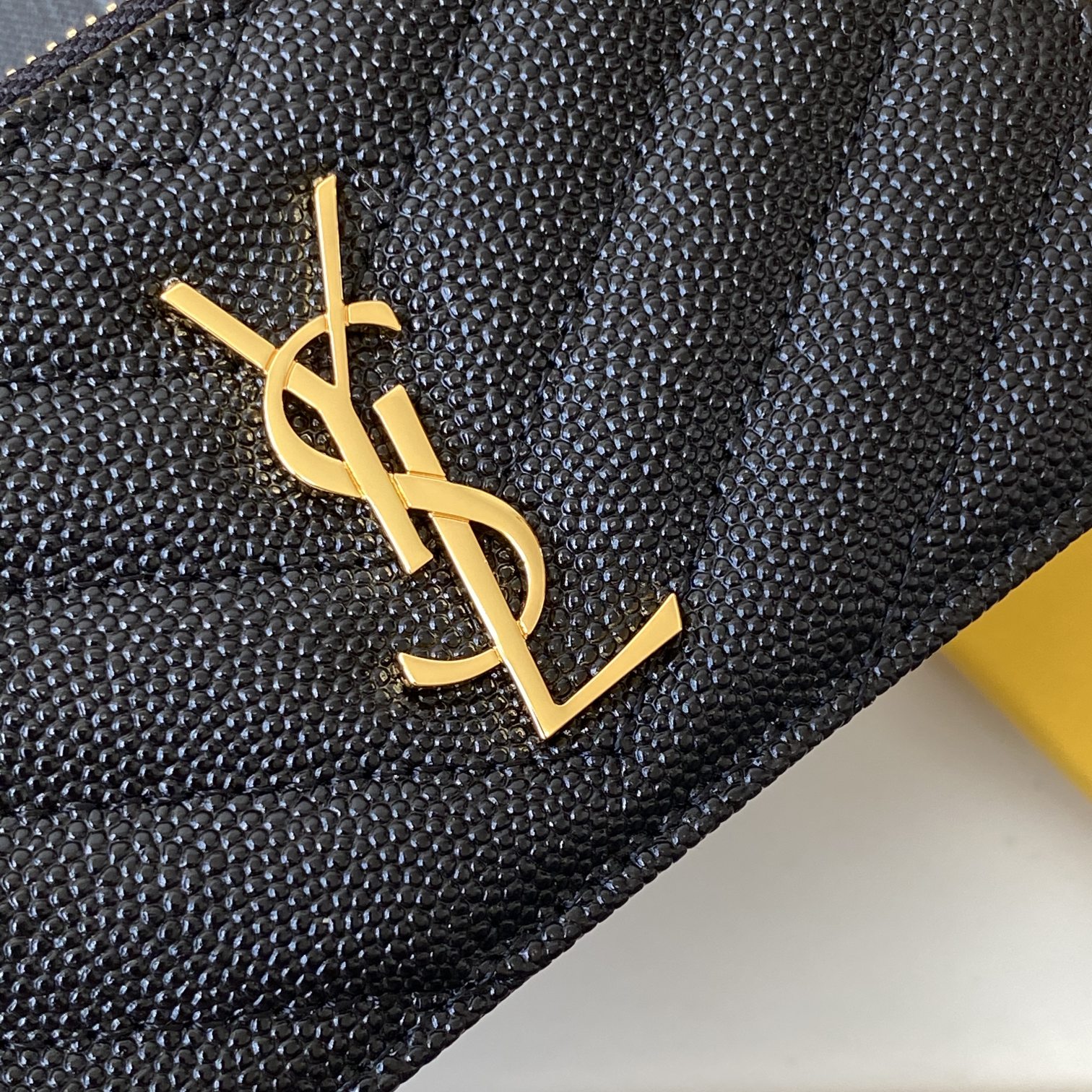 Handbags SAINT LAURENT 607915 size 13  8 cm - vstockx