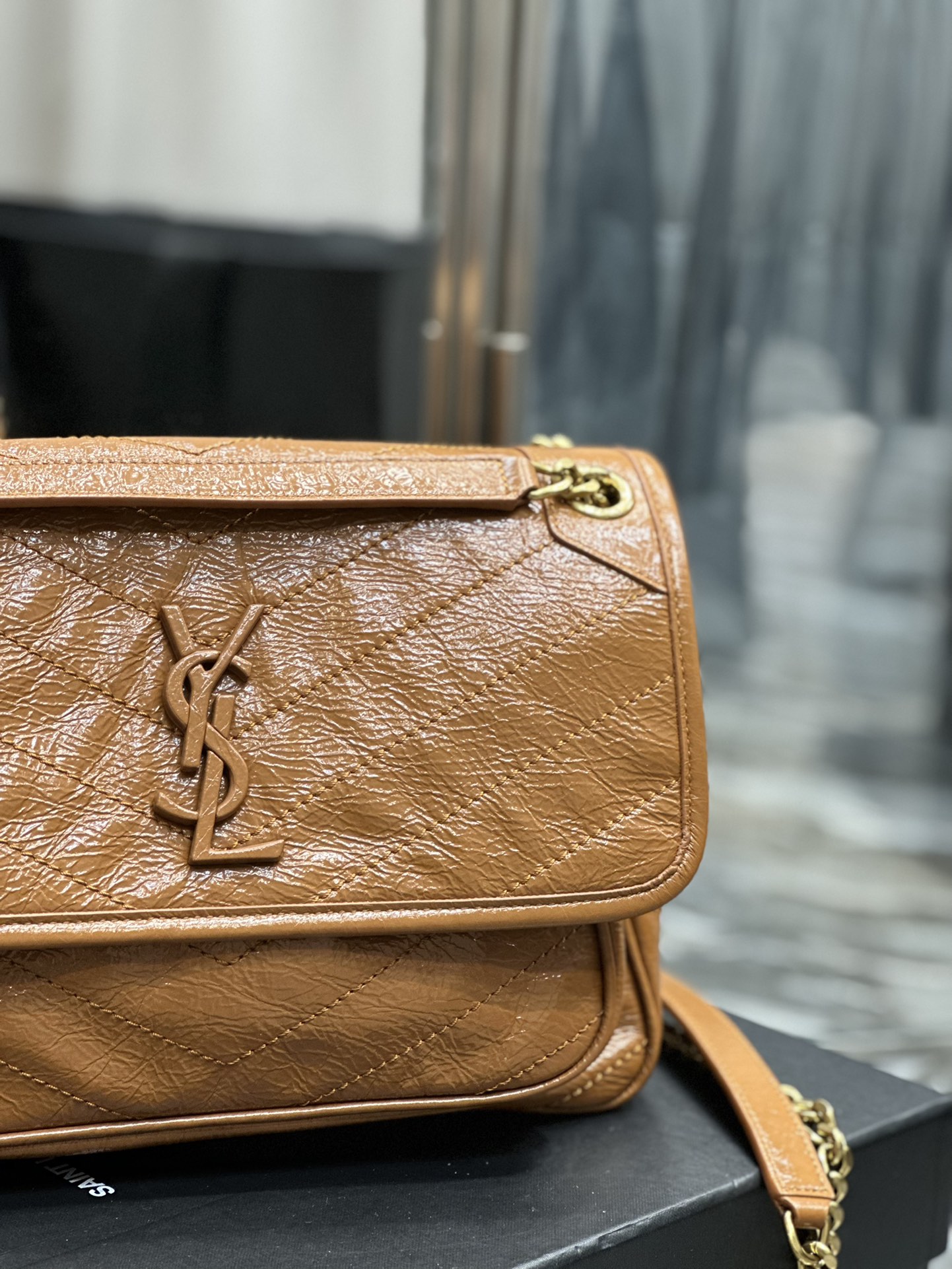 Handbags SAINT LAURENT 633158 size 28x20.5x8.5 cm - vstockx