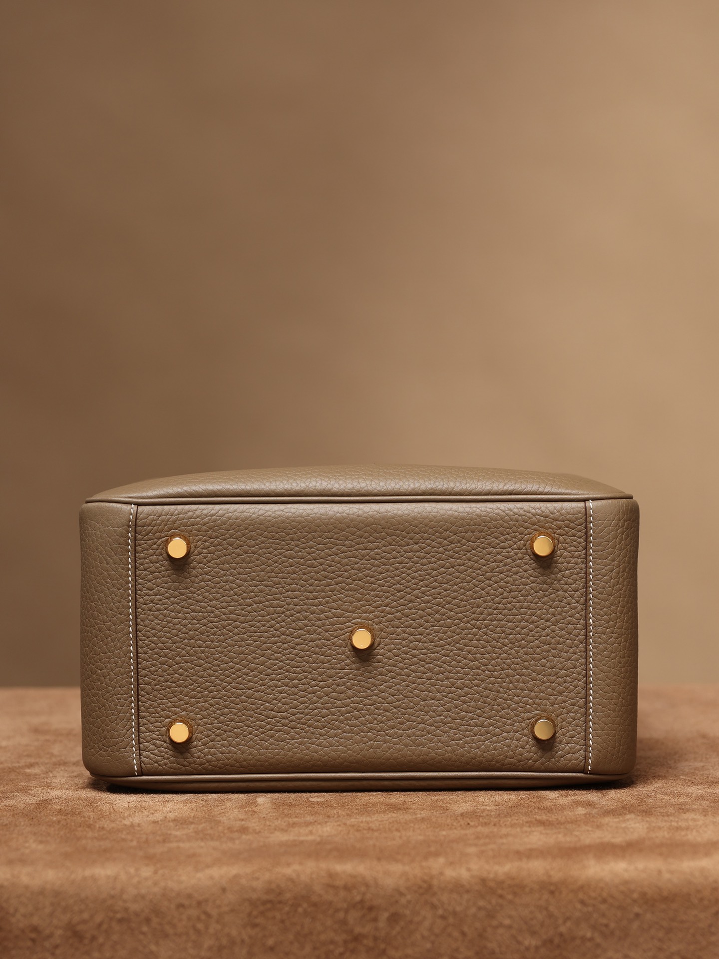 Handbags Hermes Lindy size:26x 18x14 cm - vstockx