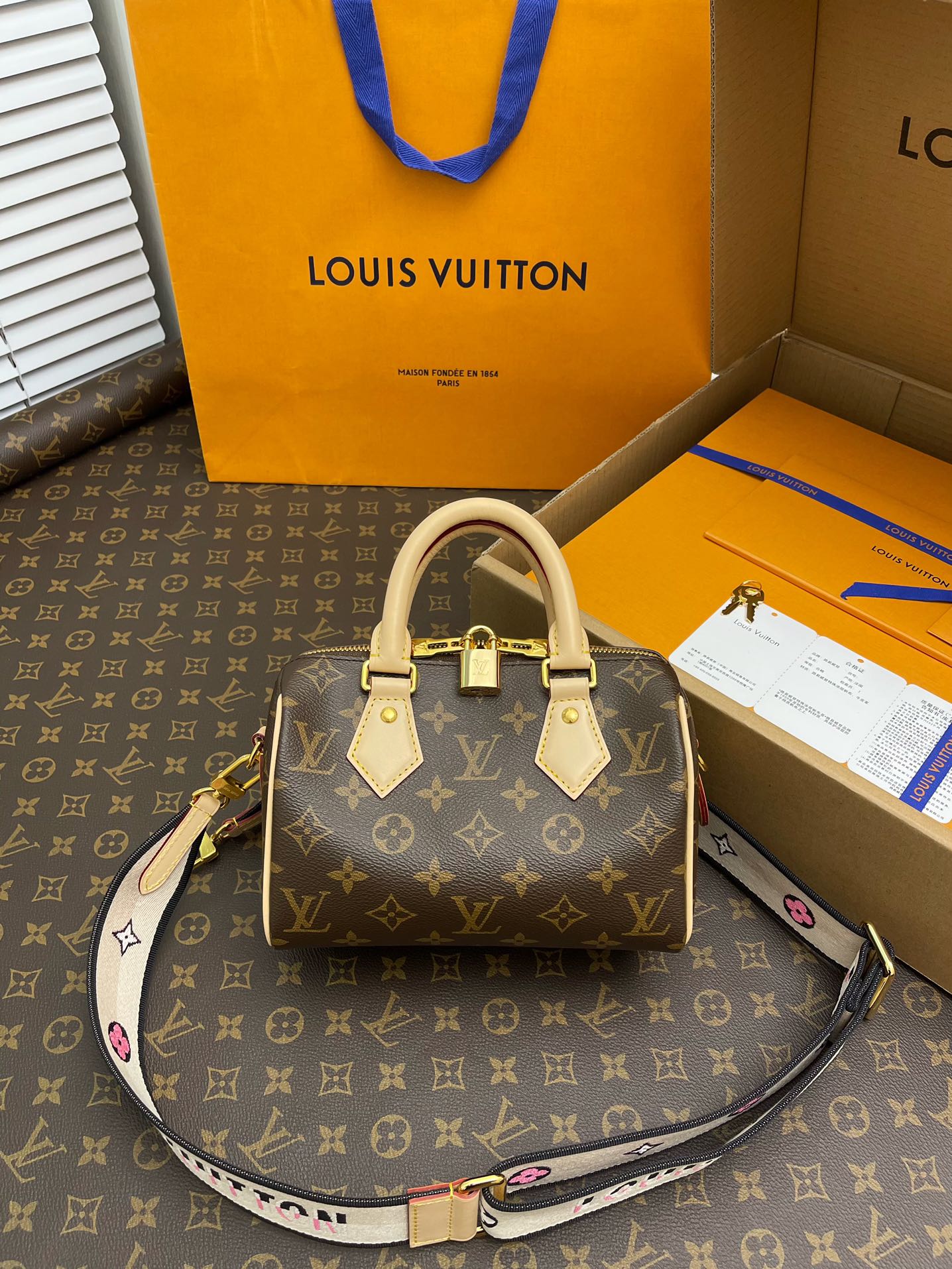 Handbags Louis Vuitton M46234 size:20*13*12 cm - vstockx