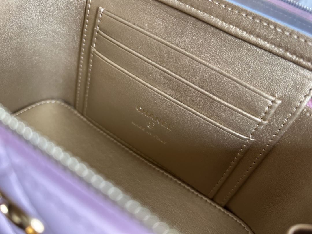 Handbag Chanel AP2303 size 17cmx9.5cmx8 cm - vstockx