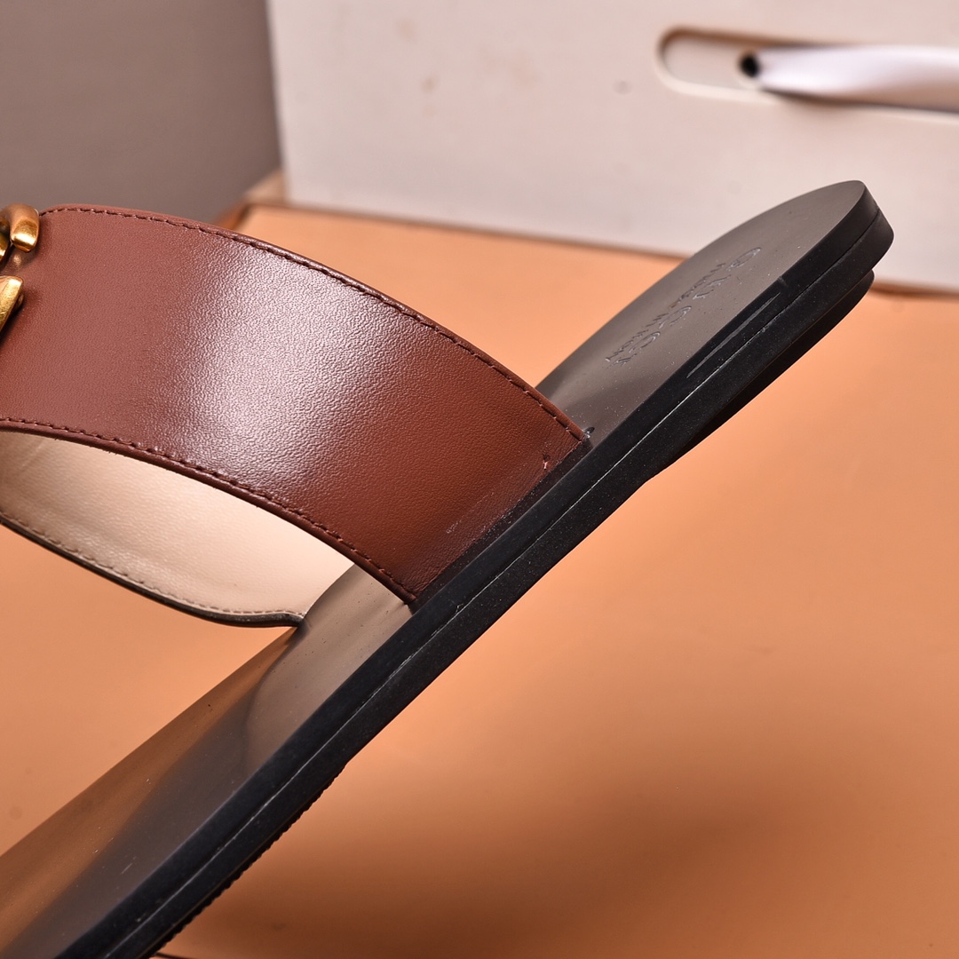 Gucci Slippers 8 - vstockx