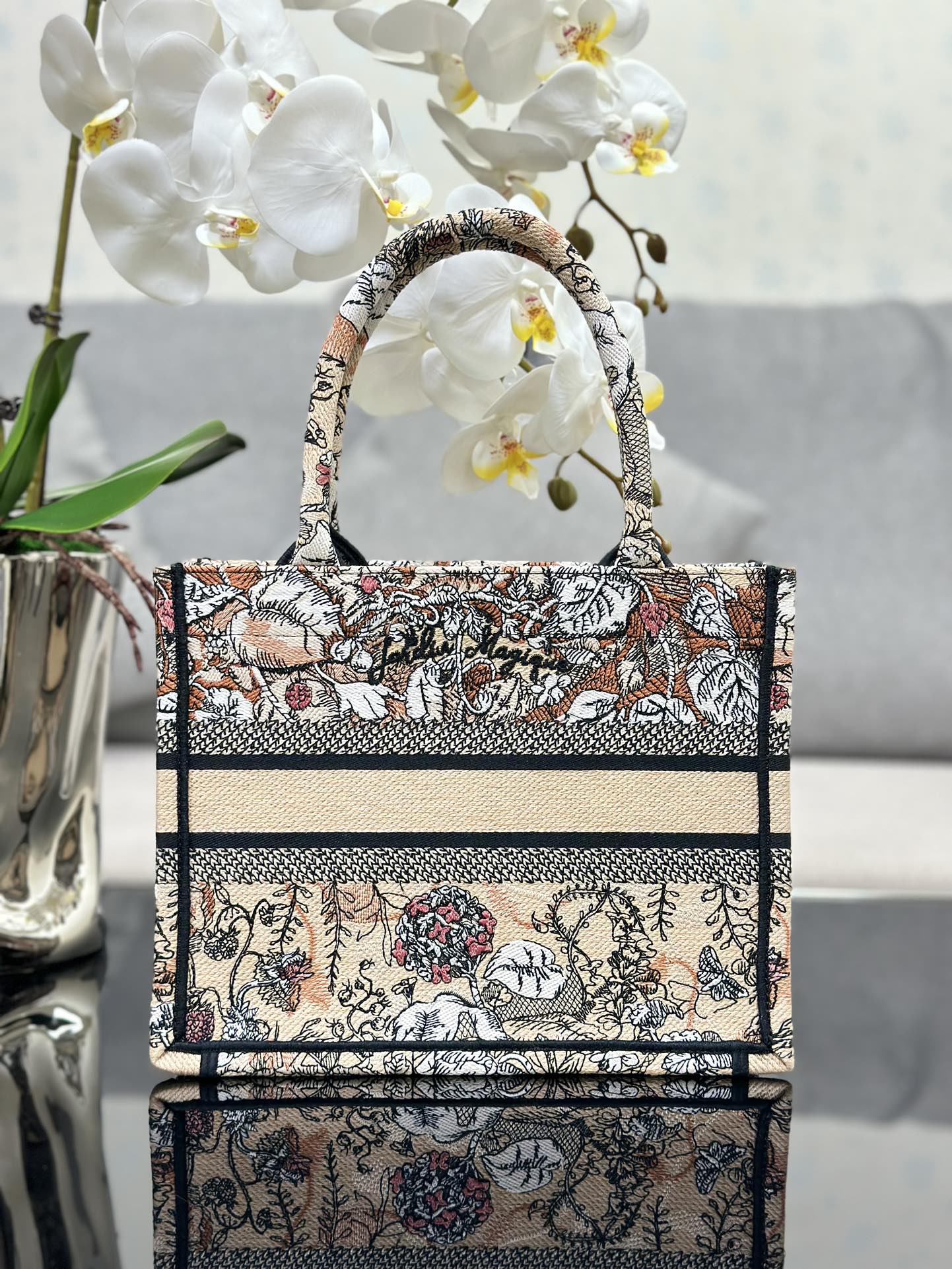 Handbag Dior M1286 size 26.5 x 21 x 14 cm - vstockx