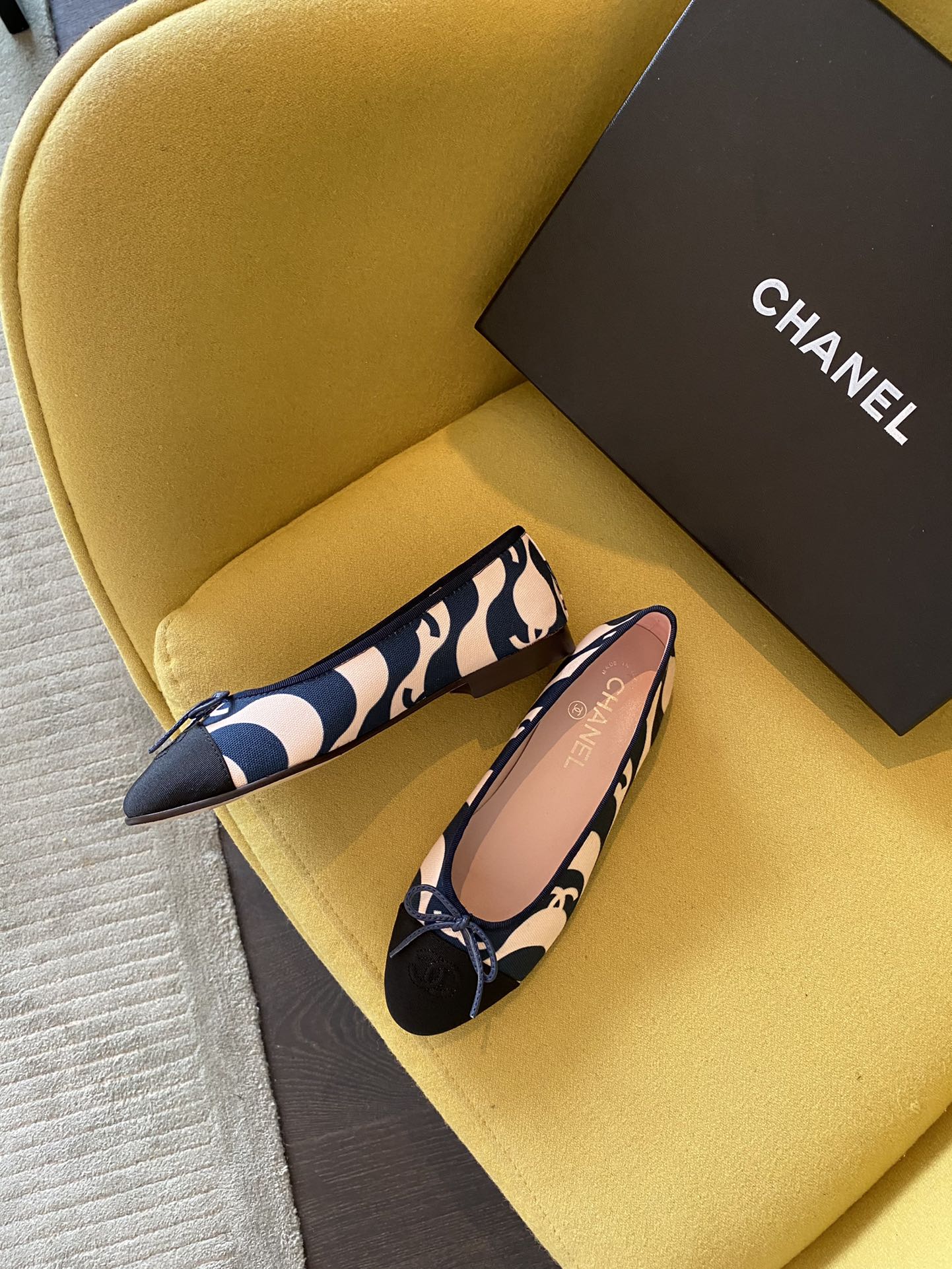 Chanel Ballerinas Fabric & Grosgrain 40 - vstockx