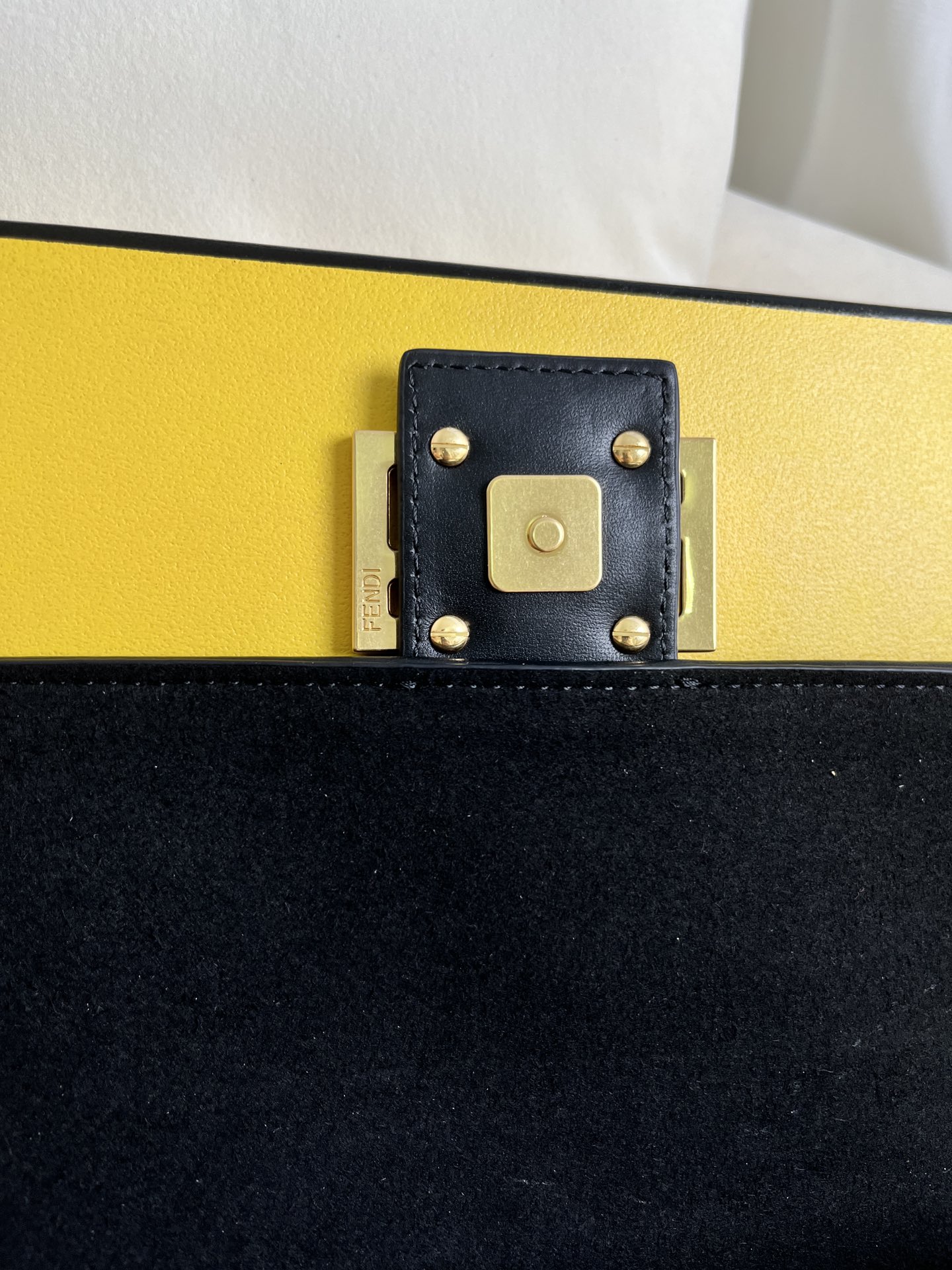 handbags FENDI 233 size:27*15*6cm - vstockx