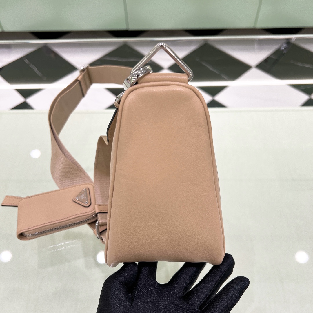 handbags prada 1BH190 26*14*12 - vstockx