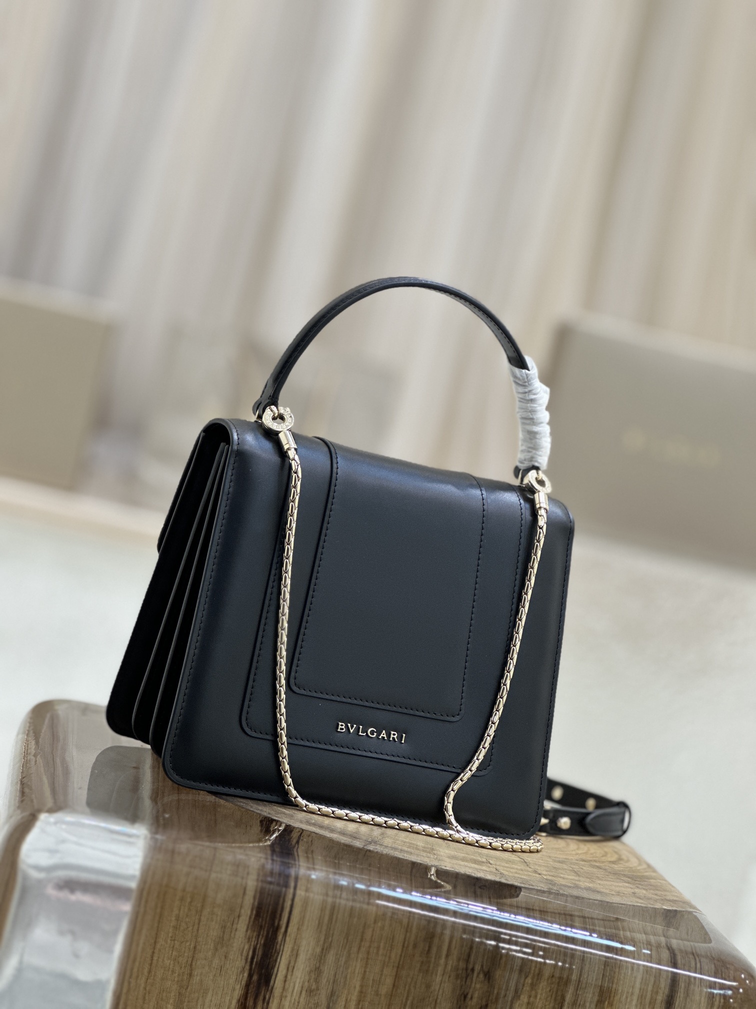 Handbags Bvlgari 38329 size:18*16*9 cm - vstockx