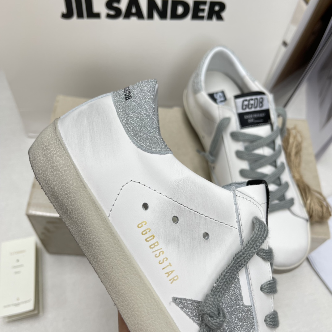 Golden Goose Superstar distressed-finish sneakers 30 - vstockx