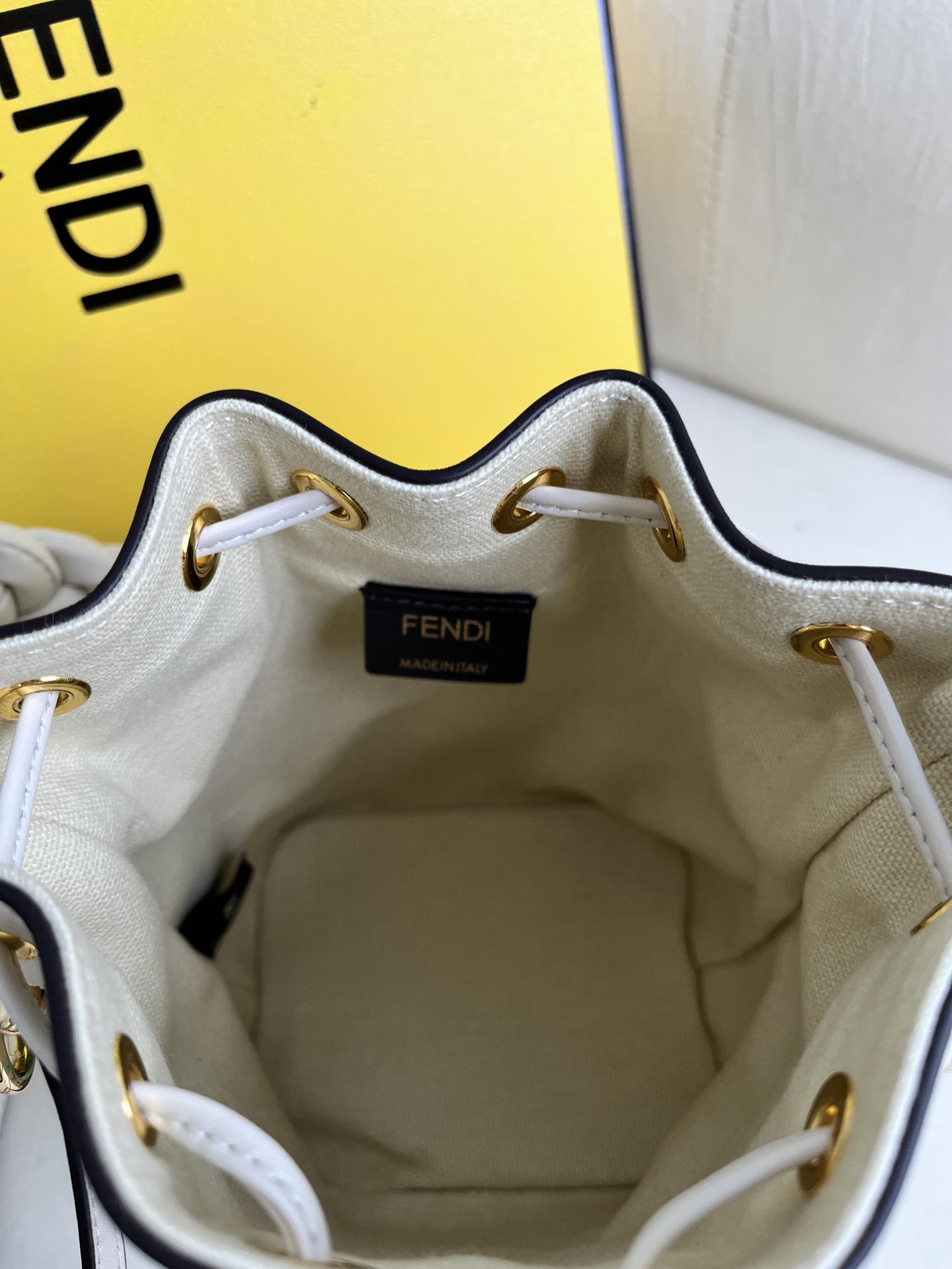 handbags FENDI 038 size:12*18*10cm - vstockx