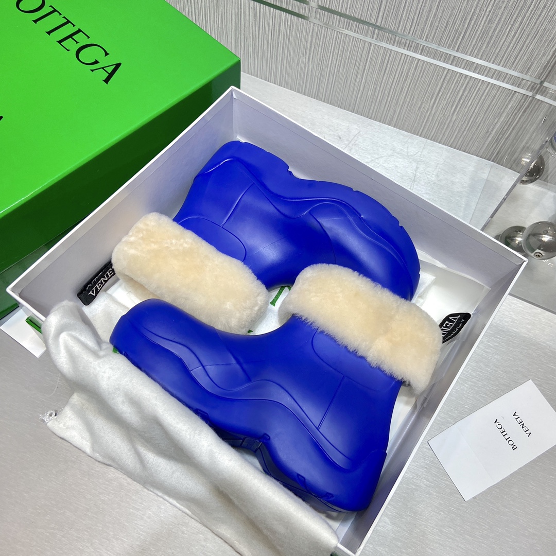 Bottega Veneta Boots 13 - vstockx