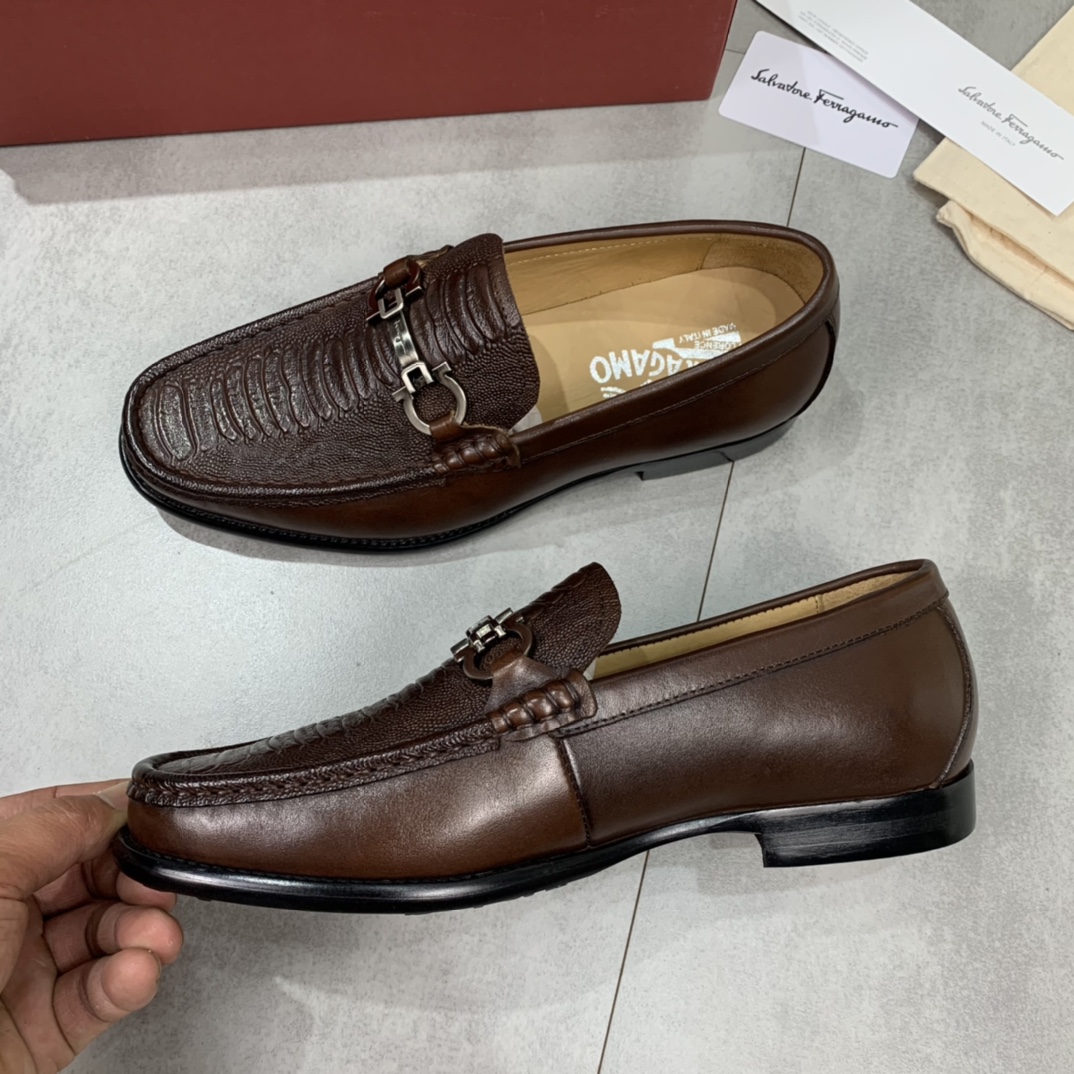 Salvatore Ferragamo Boots 18 - vstockx