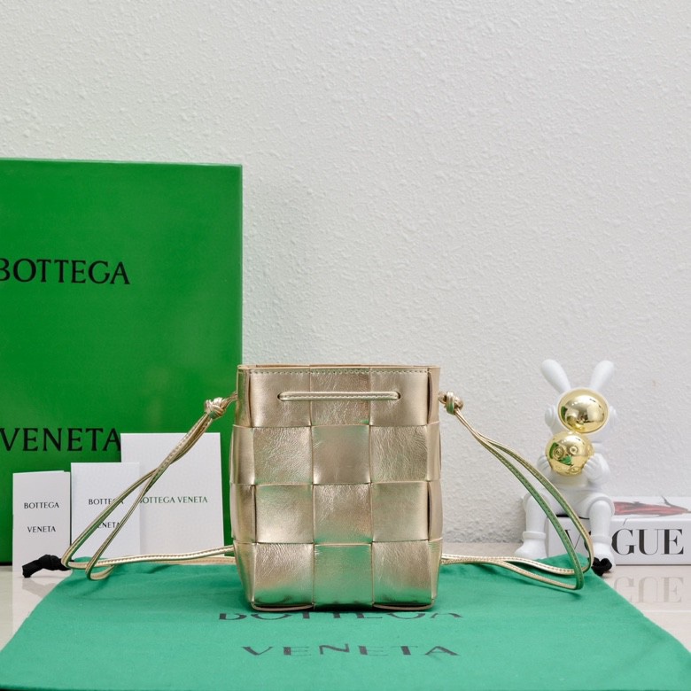 Handbags Bottega Veneta 6612 size:19 cm - vstockx