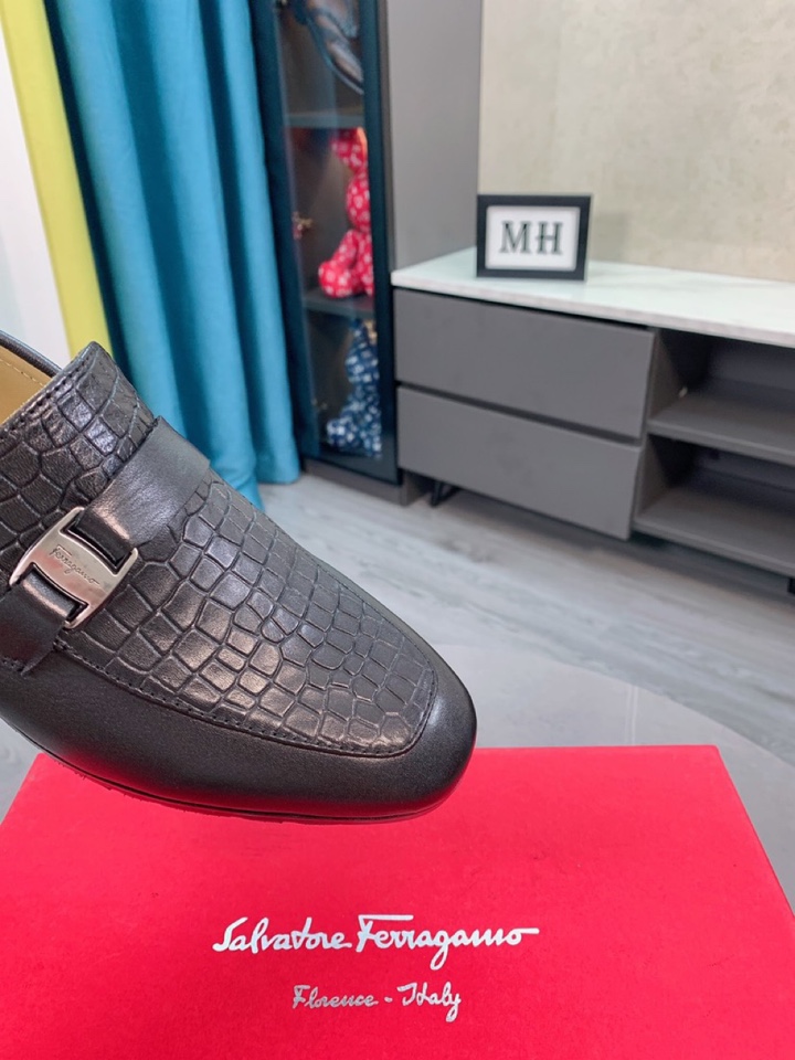 Salvatore Ferragamo Boots 36 - vstockx