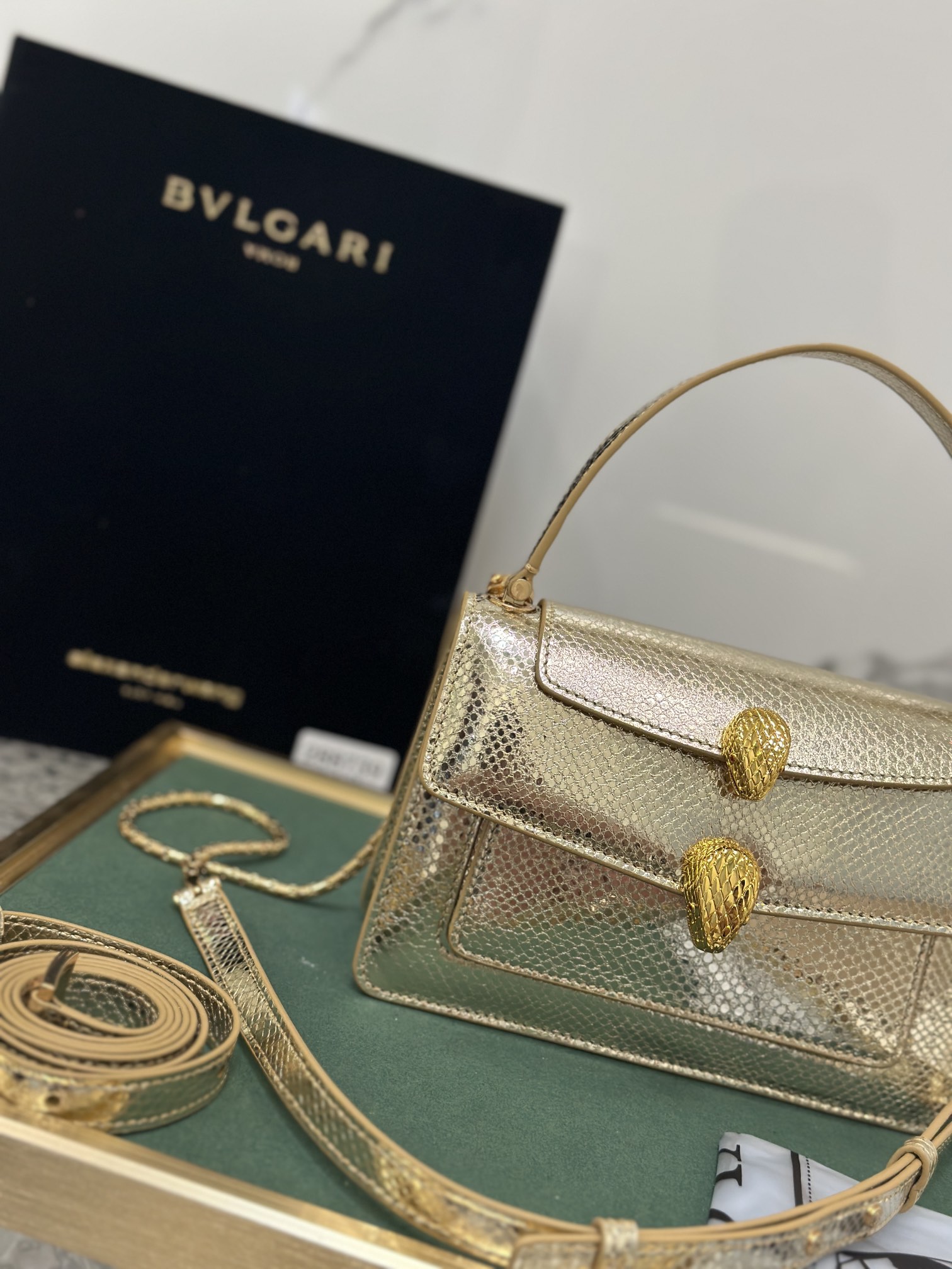 Handbags Bvlgari 288739 size:18.5*13*6.5 cm - vstockx