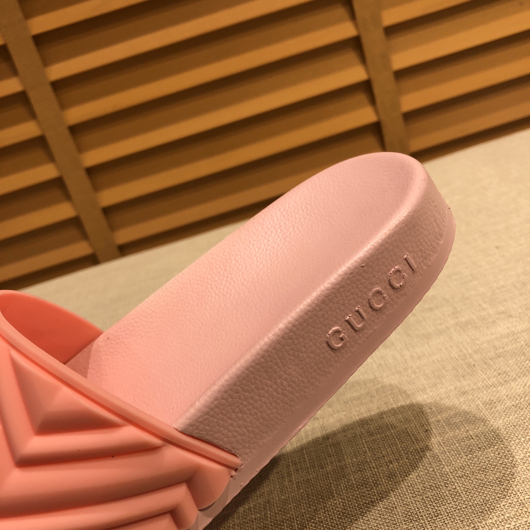 Gucci Slippers 50 - vstockx
