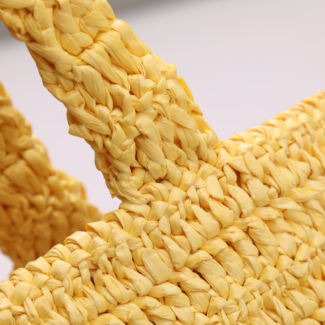 Handbags SAINT LAURENT 688864 size 38  35  14.5 cm - vstockx