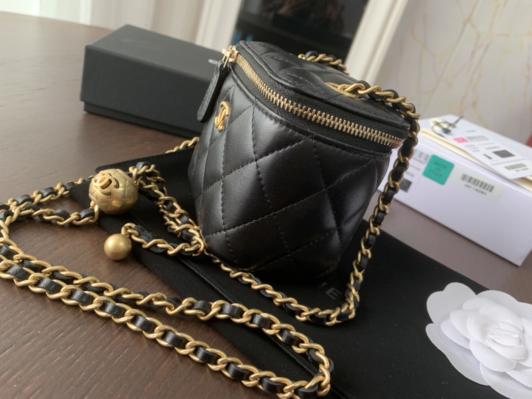 Handbag Chanel size 8.5cmx11cmx7 cm - vstockx