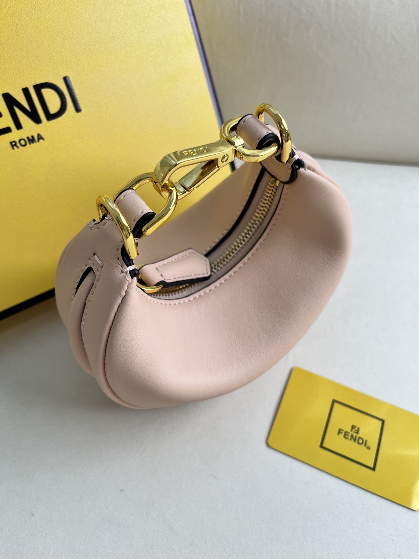 handbags FENDI 206 size:16.5*14*5cm - vstockx