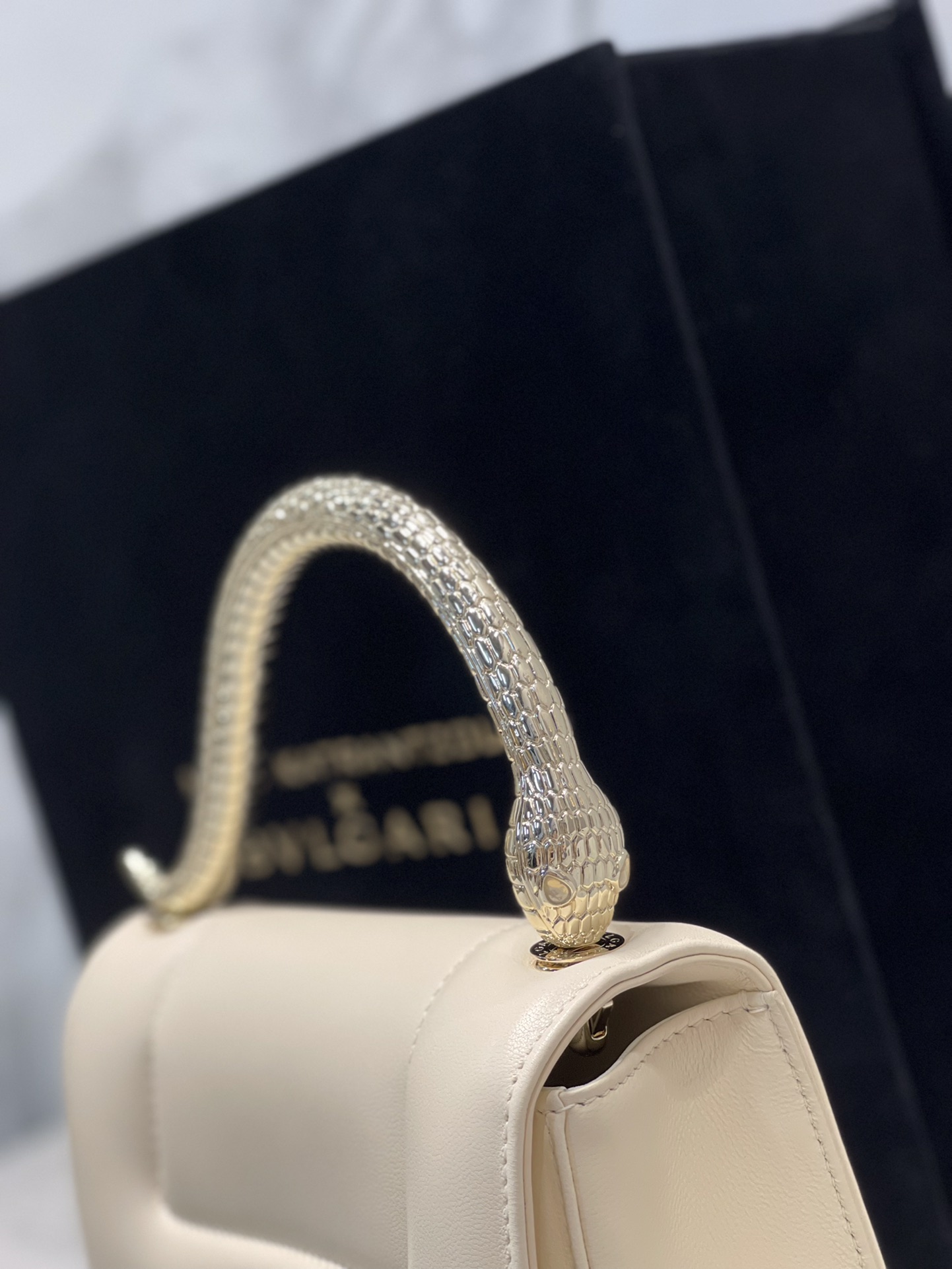 Handbags Bvlgari 291071 size:19.2*15*6 cm - vstockx