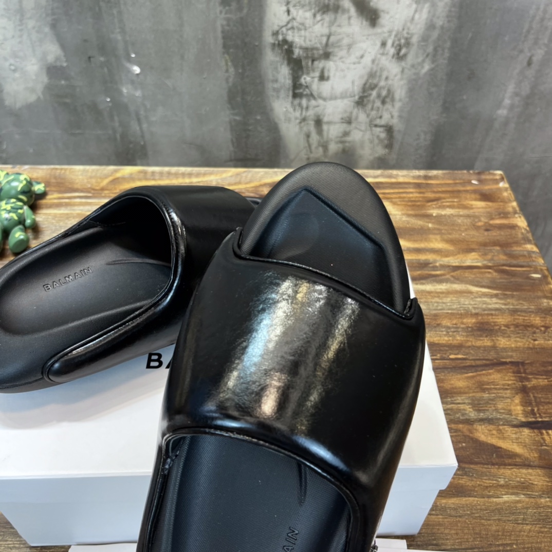 Balmain Quilted leather B-IT mules 11 - vstockx