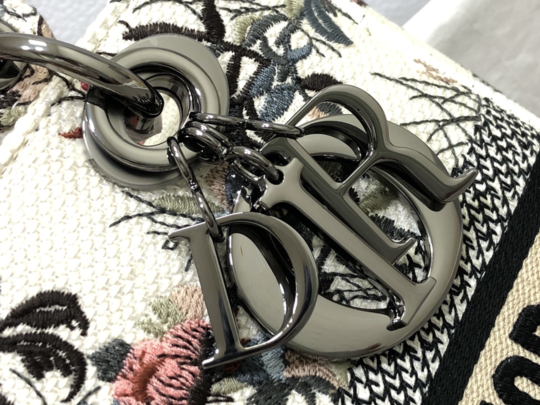 Handbag Dior M0565 size 24 x 20 x 11 cm - vstockx