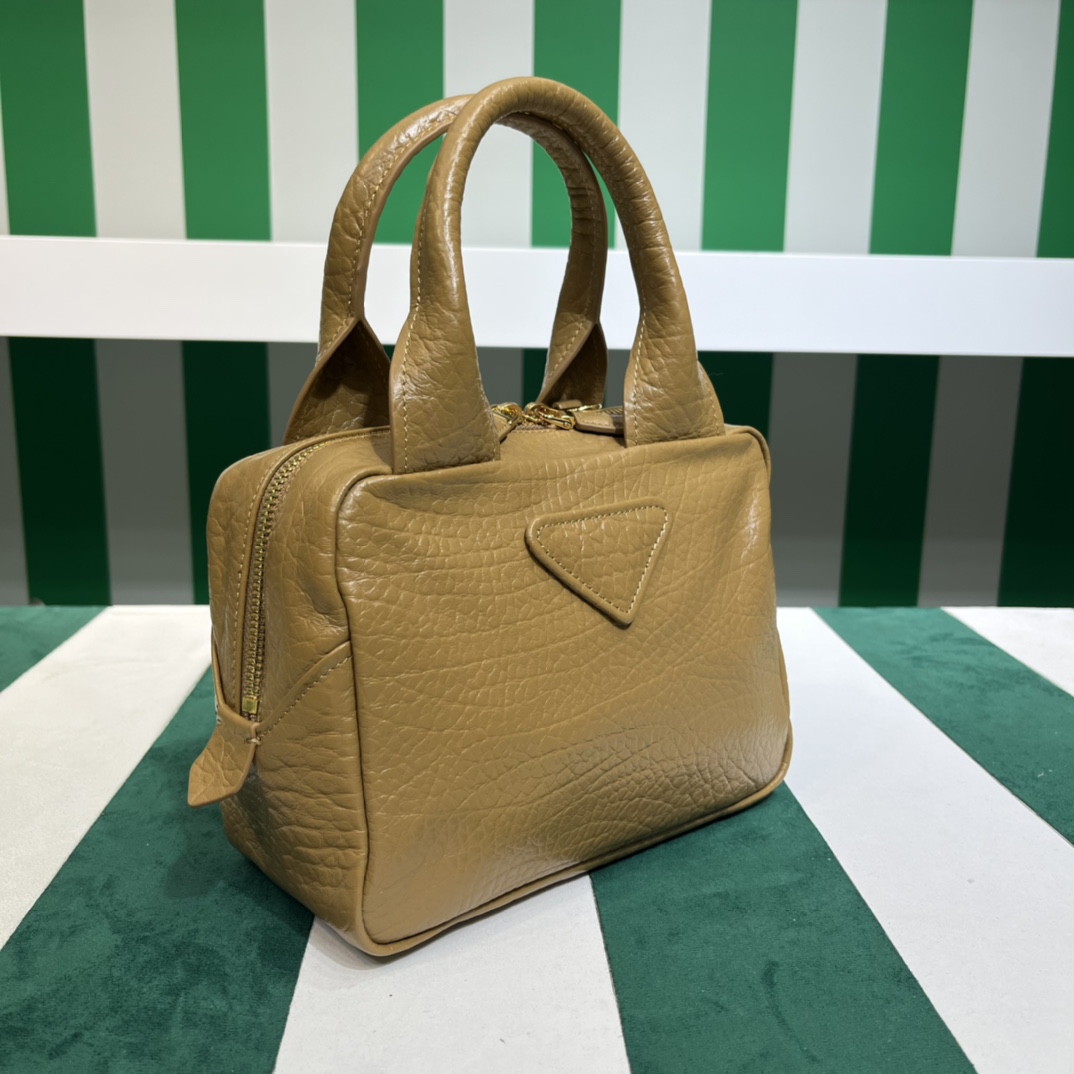 Handbags Prada 1BB081 size:22.5×10.5×16.5 cm - vstockx