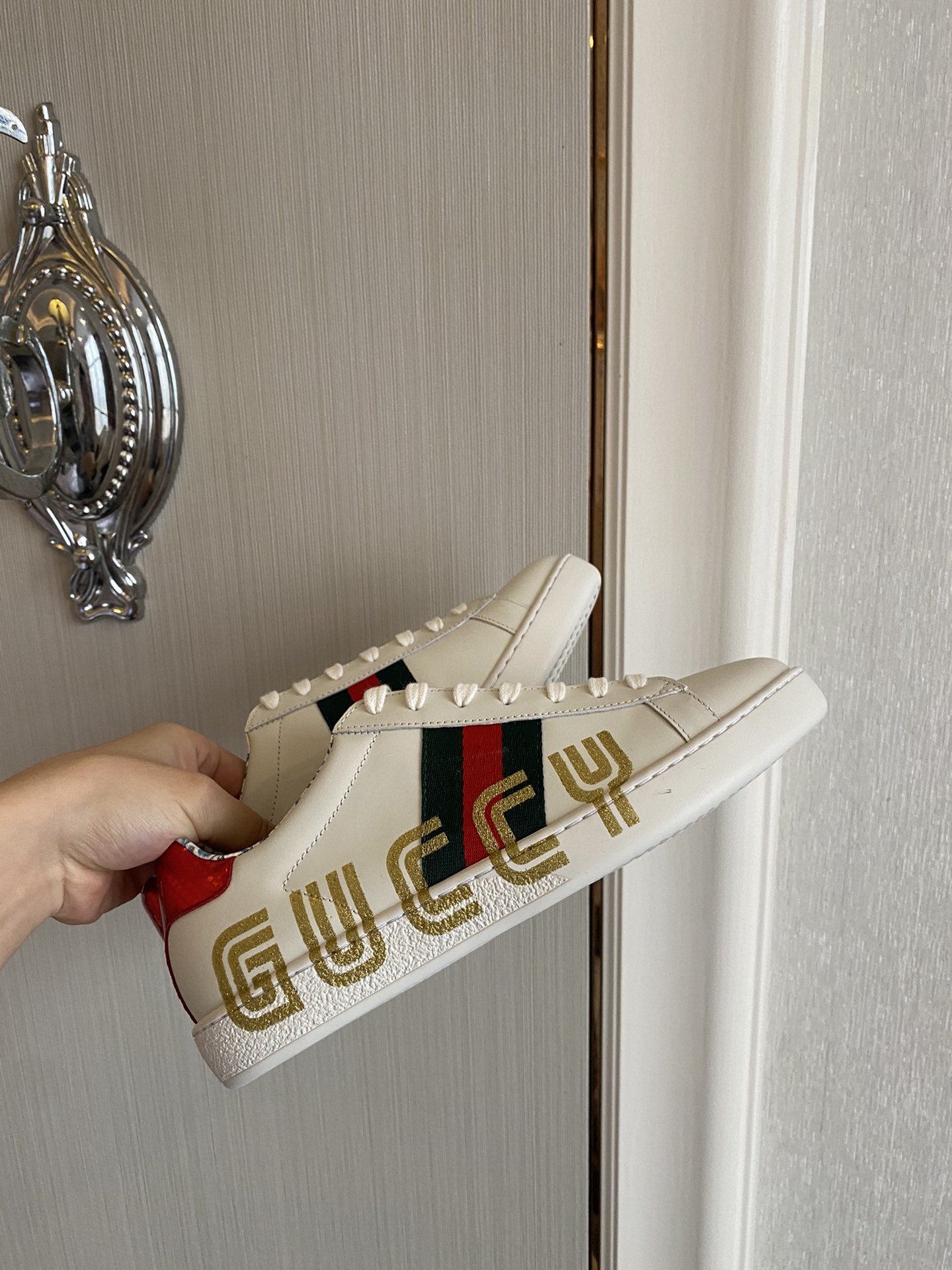 Gucci Women's Ace sneaker with bee sneaker 4 - vstockx