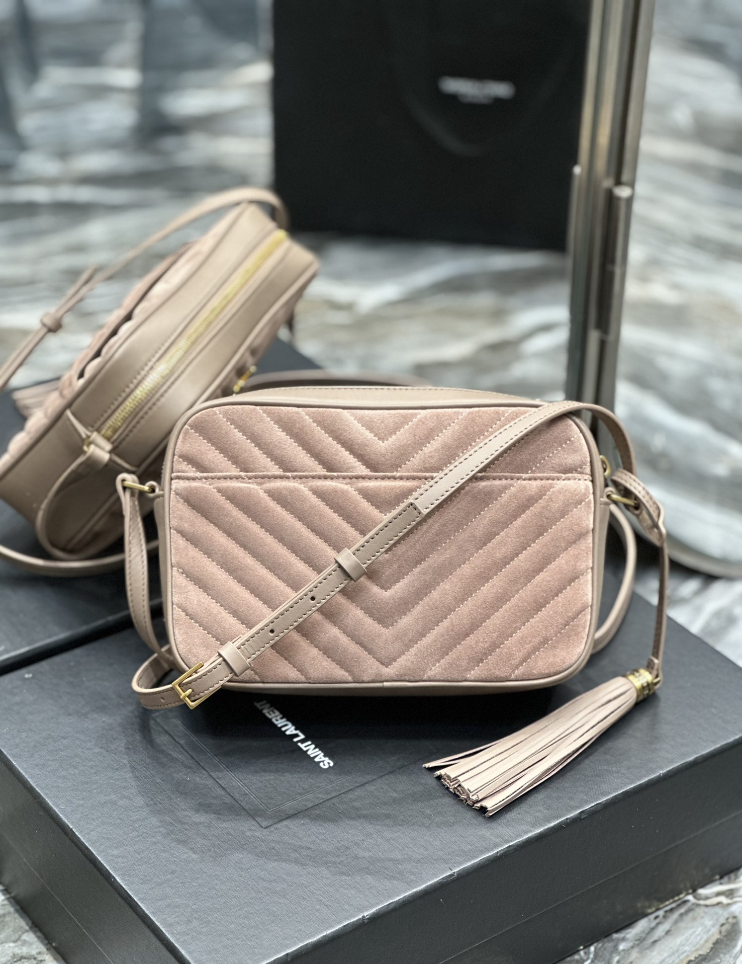 Handbags SAINT LAURENT 520534 size 23x16x6 cm - vstockx