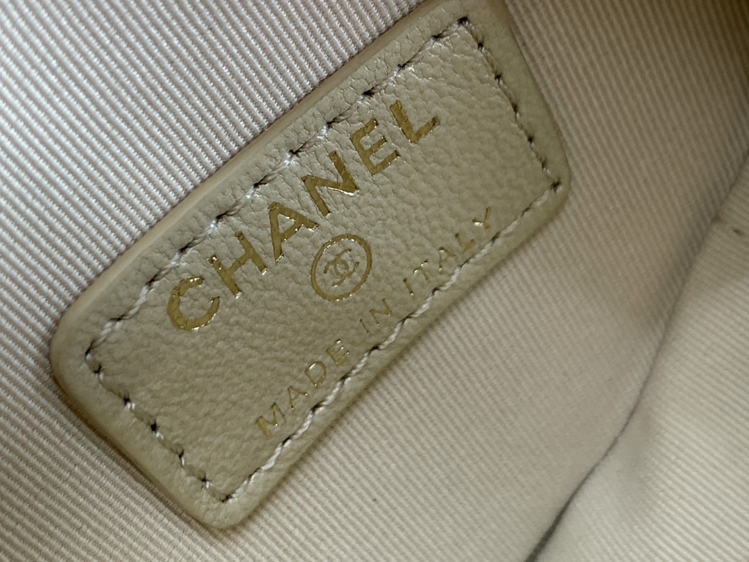 Handbag Chanel size 8*8.5*5.5* cm - vstockx