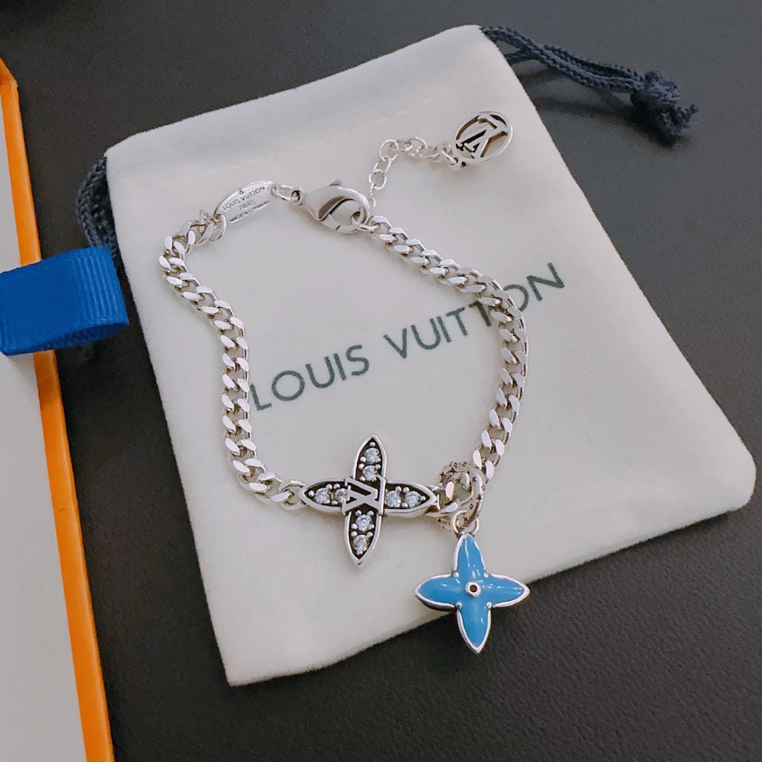 Jewelry Louis Vuitton 382 - vstockx