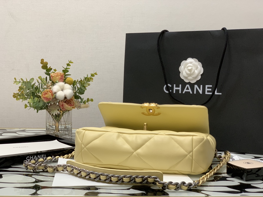 Handbag Chanel size 30 cm - vstockx