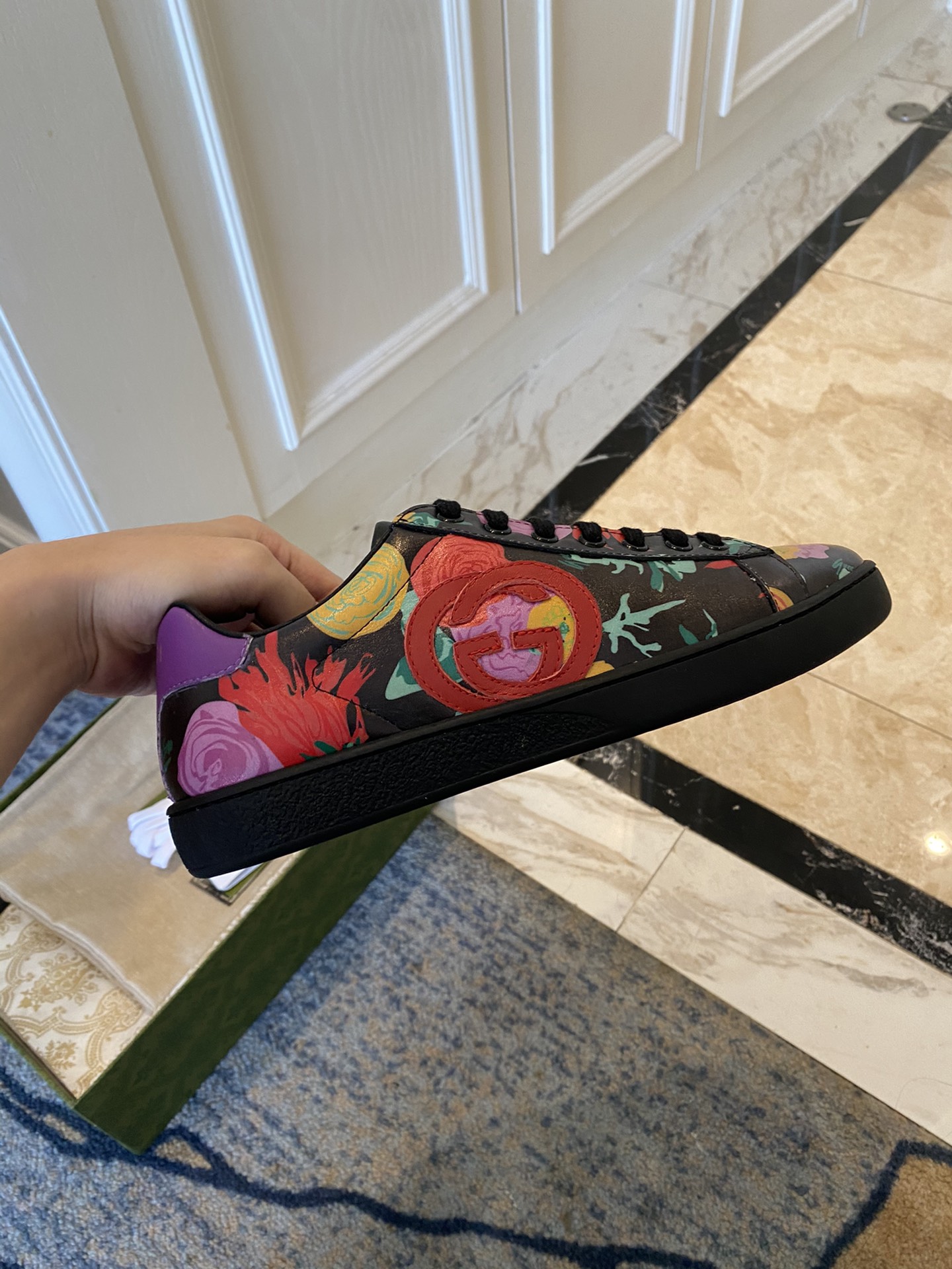 Gucci Women's Ace sneaker with bee sneaker 4 - vstockx