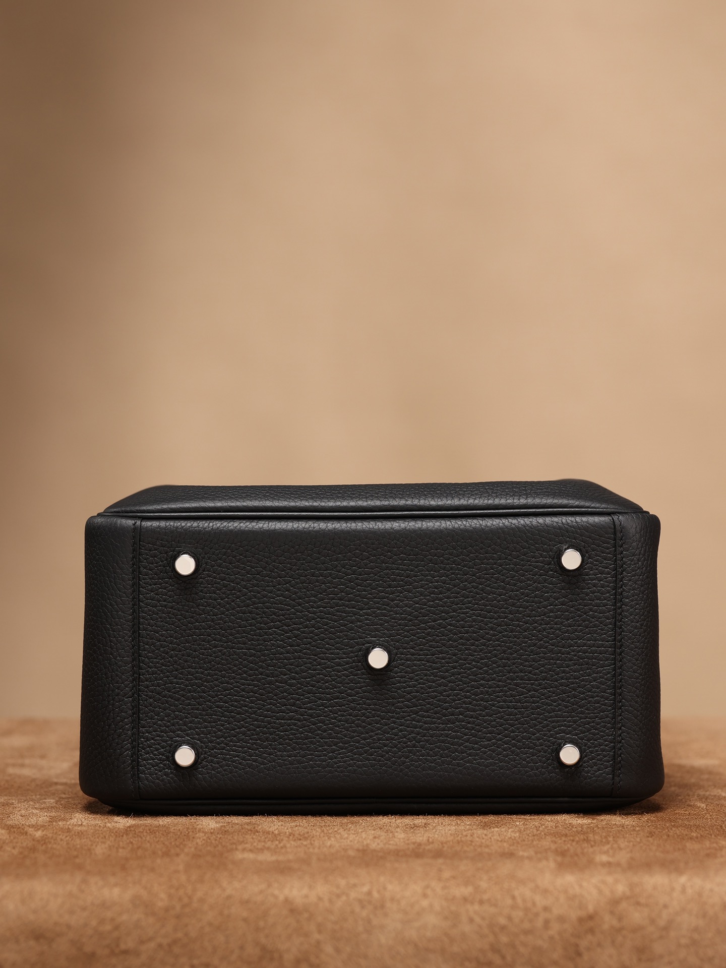 Handbags Hermes Lindy size:26x 18x14 cm - vstockx