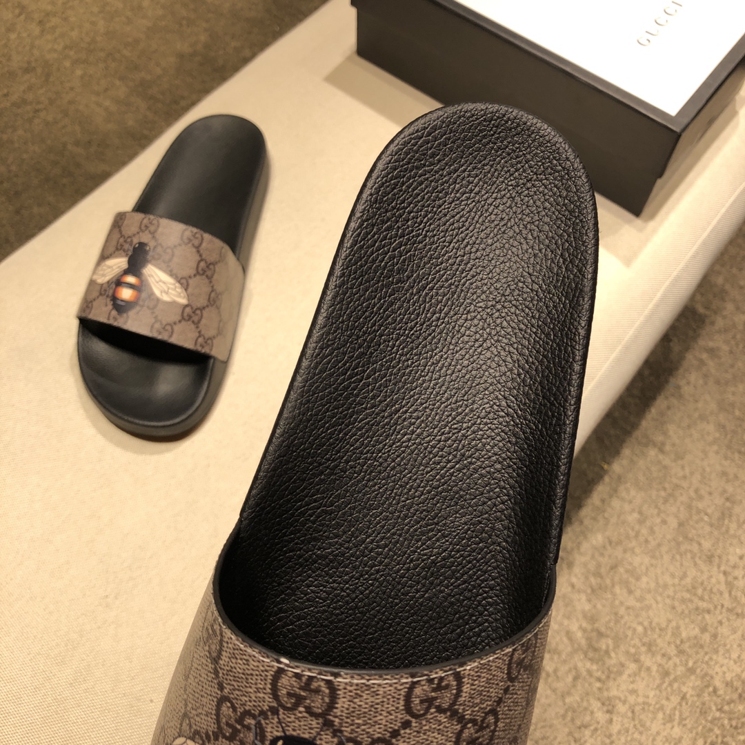 Gucci Slippers 41 - vstockx