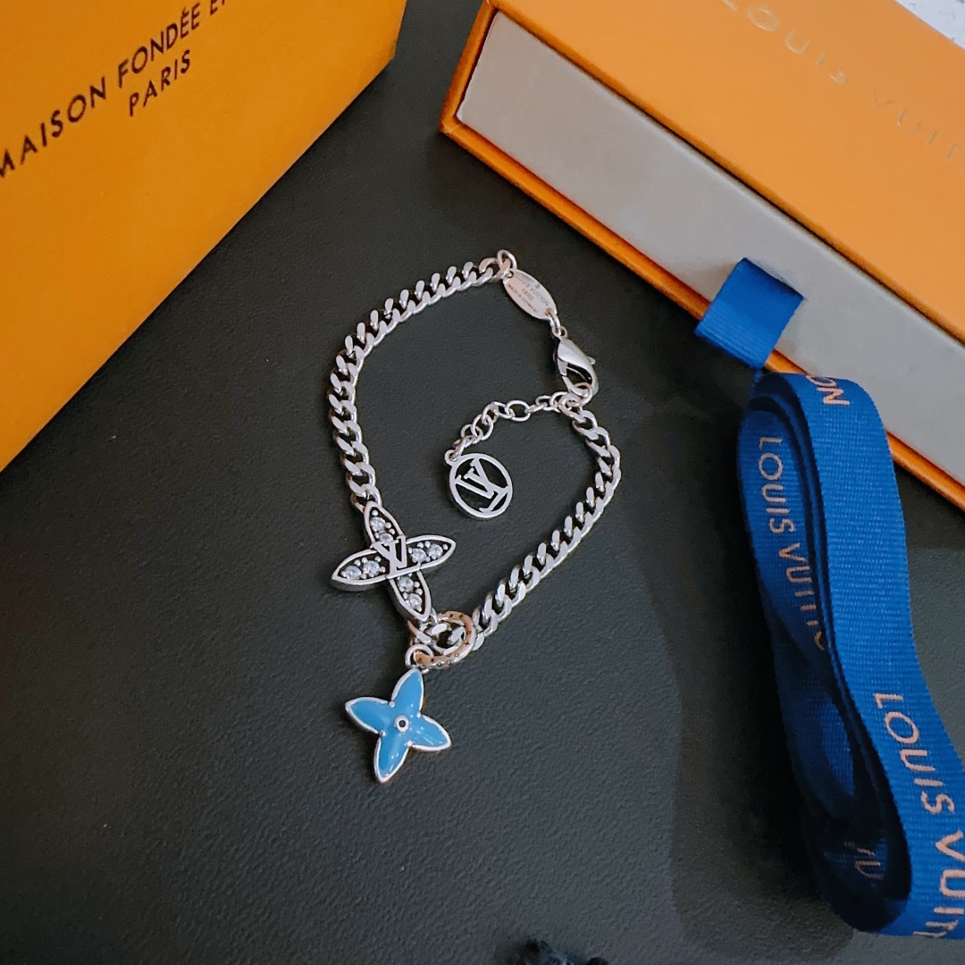 Jewelry Louis Vuitton 382 - vstockx
