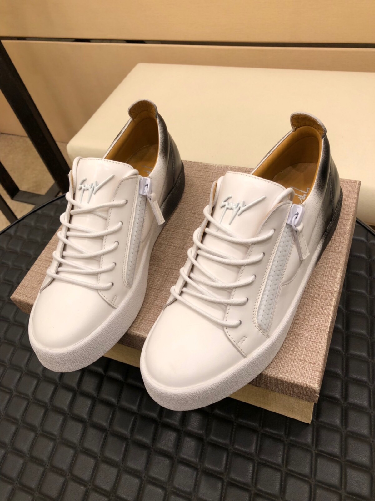 Giuseppe Zanotti Frankie Sneaker 9 - vstockx