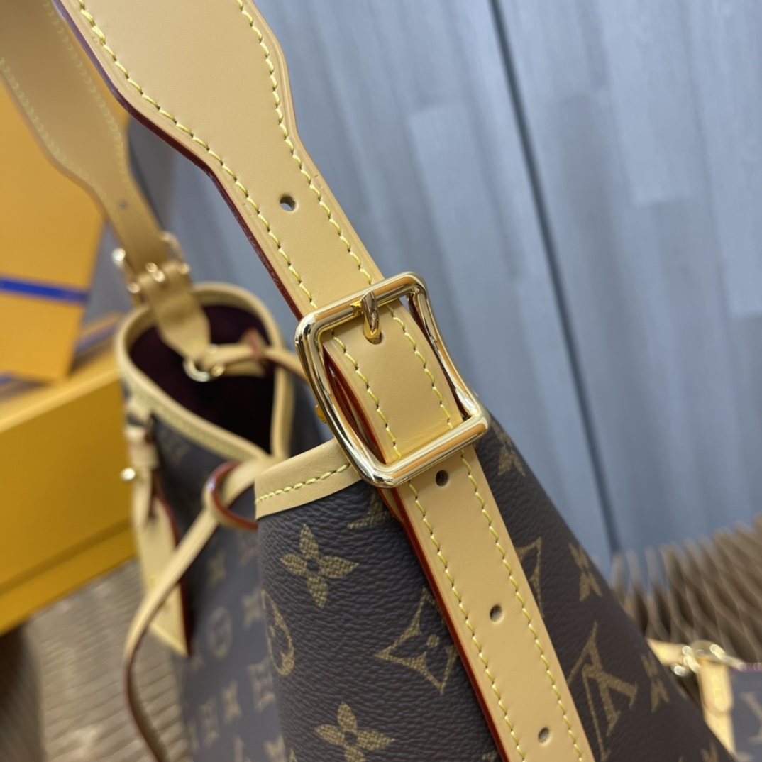 Handbag Louis Vuitton M46203 size 29 x 24 x 12 cm - vstockx