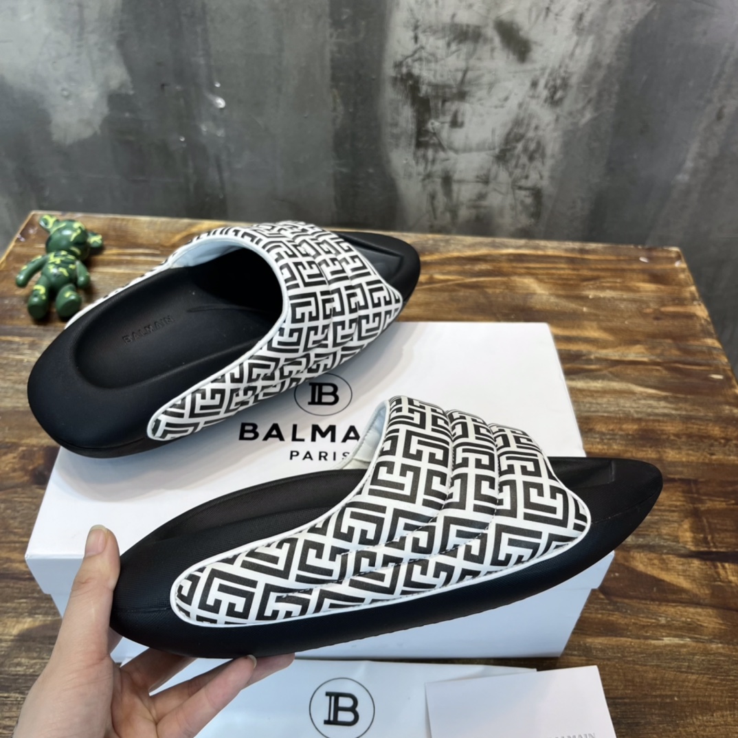 Balmain Quilted leather B-IT mules 12 - vstockx
