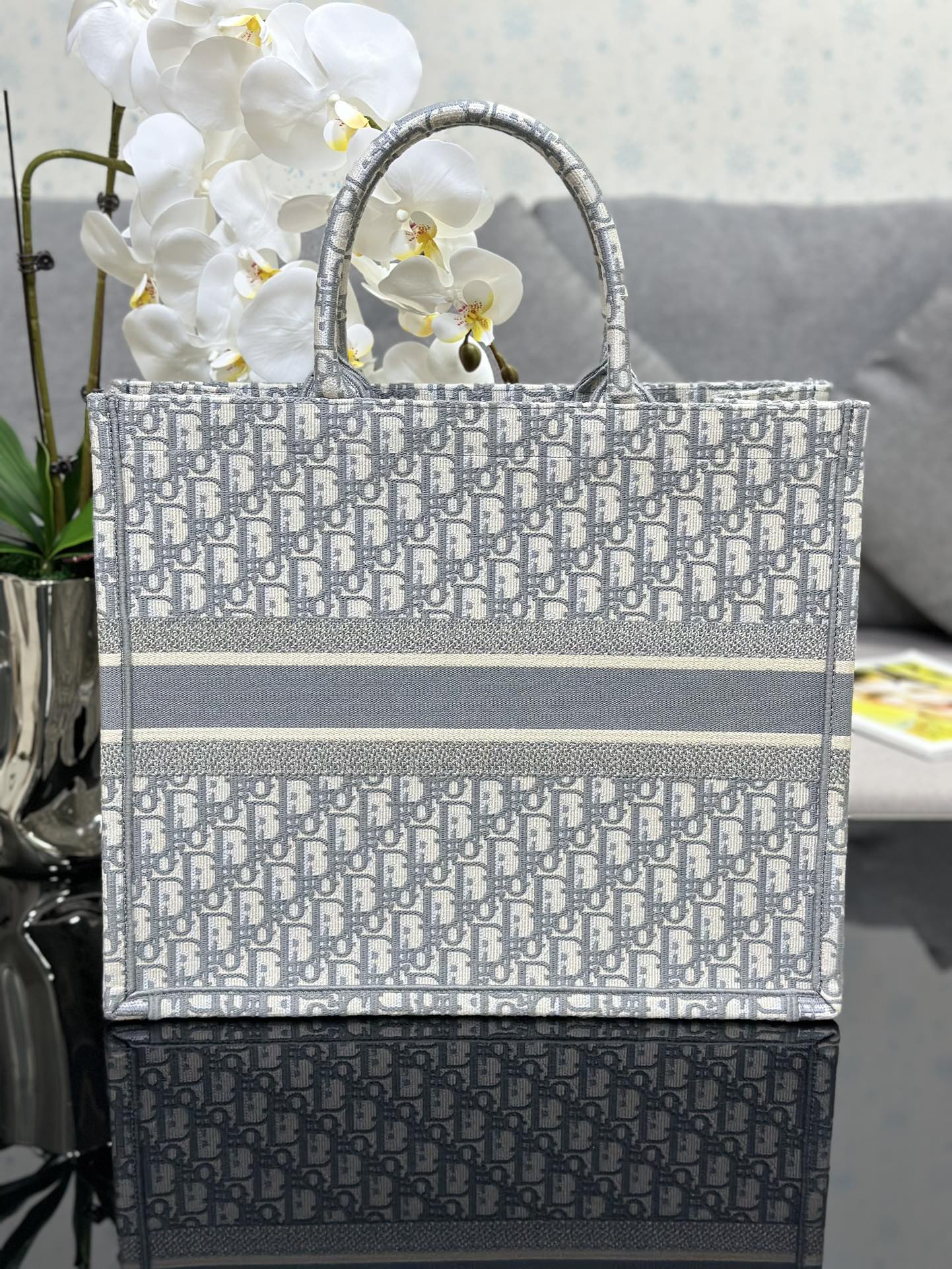 Handbag Dior M1286 size 42 x 35 x 18.5 cm - vstockx