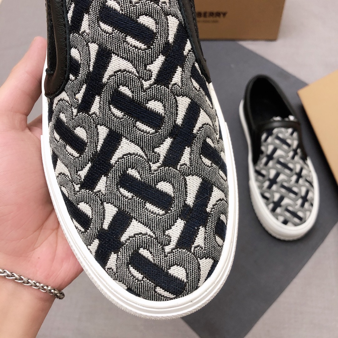 Burberry Perforated Check Sneaker 3 - vstockx