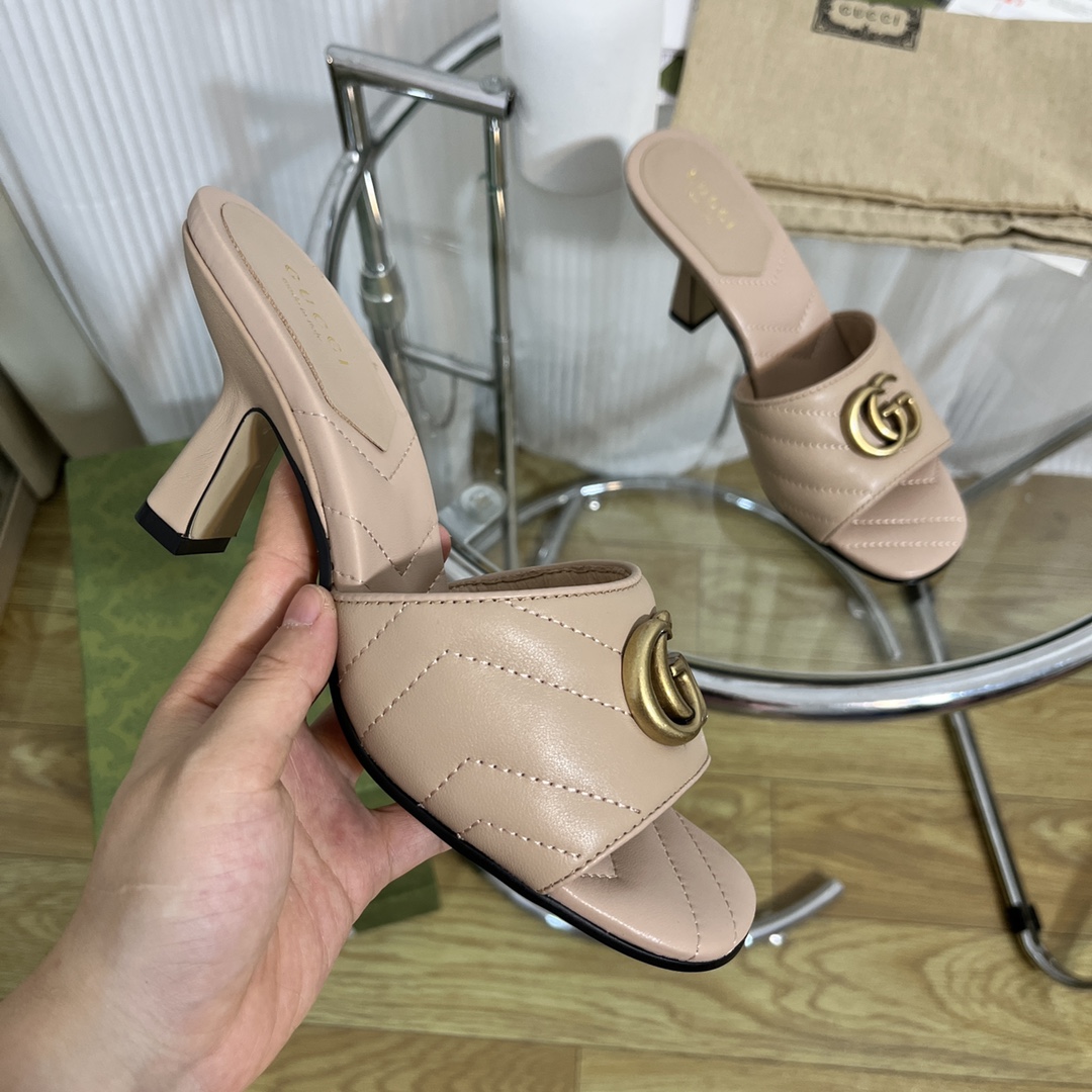 Gucci Women's Double G slide sandal WOMEN 7 - vstockx