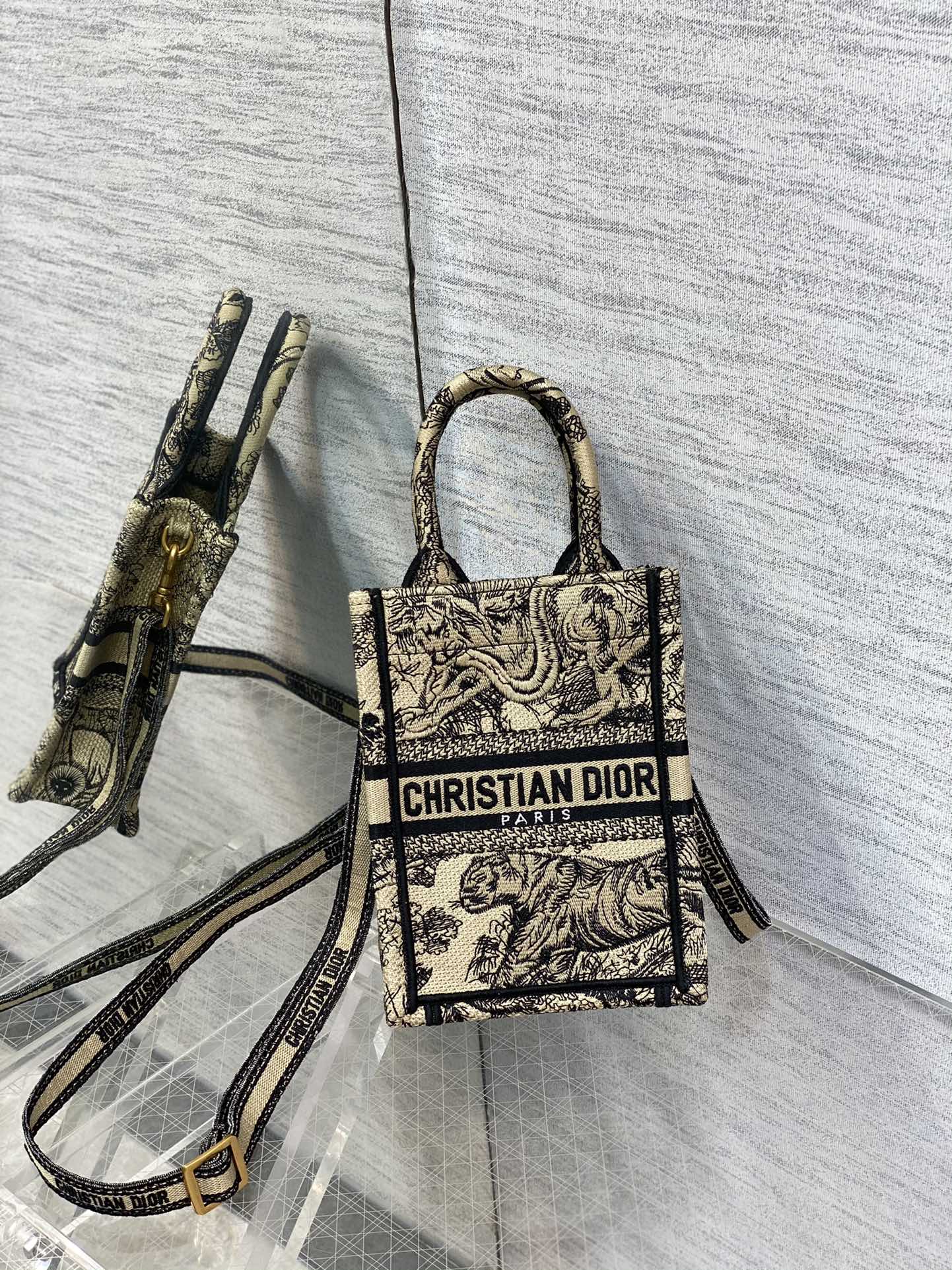 Handbag Dior size 13.5*5*18 cm - vstockx