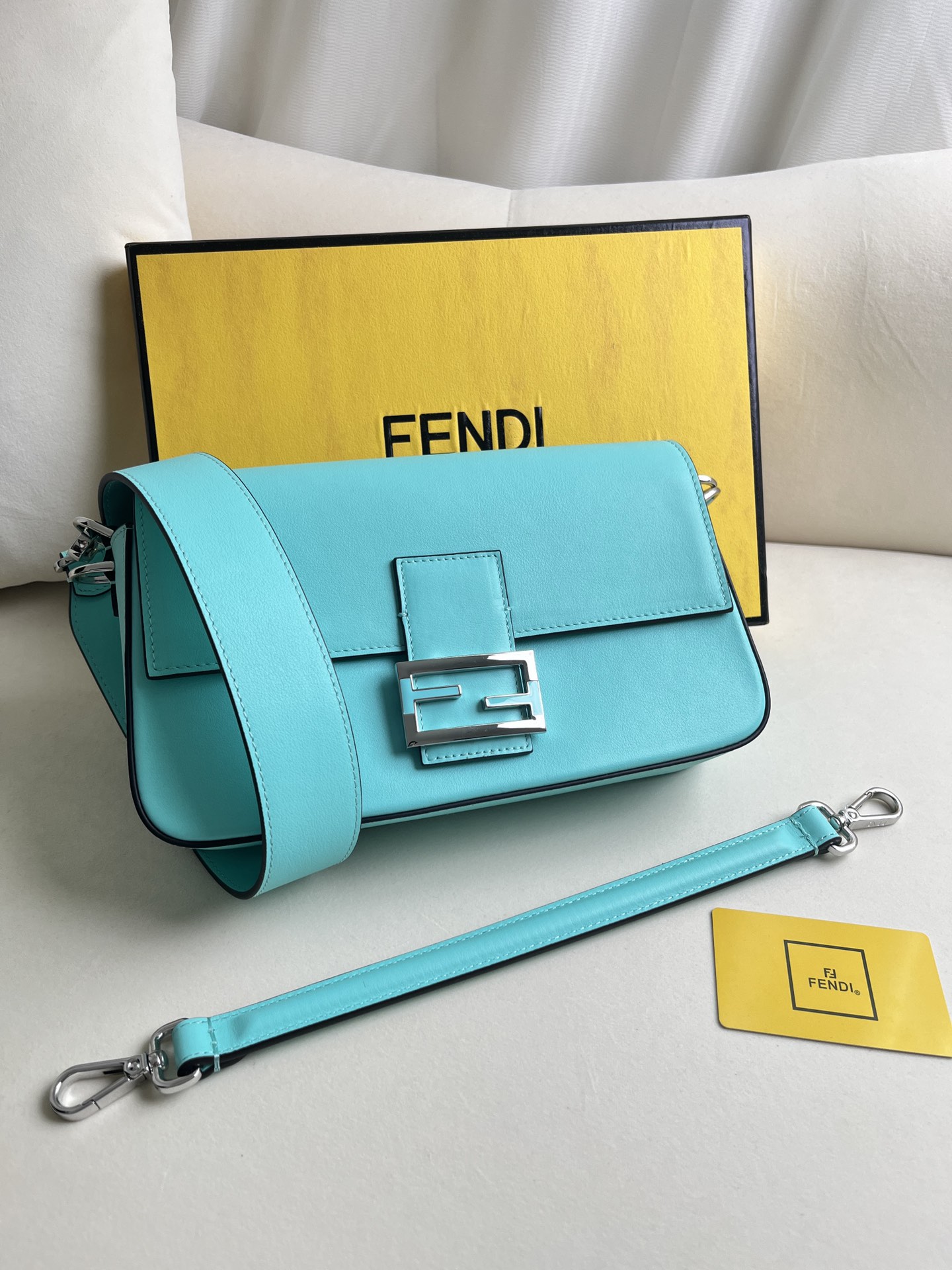 handbags FENDI 5012 size:26*5*15cm - vstockx