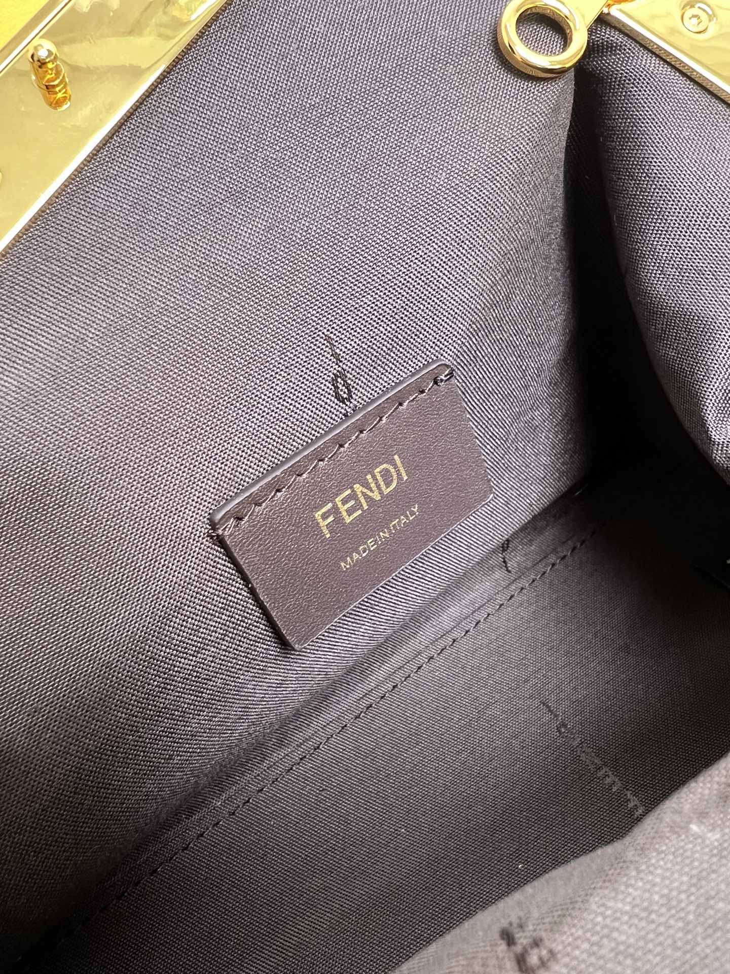 handbags FENDI 8BP229 sie:18*26*9.5cm - vstockx
